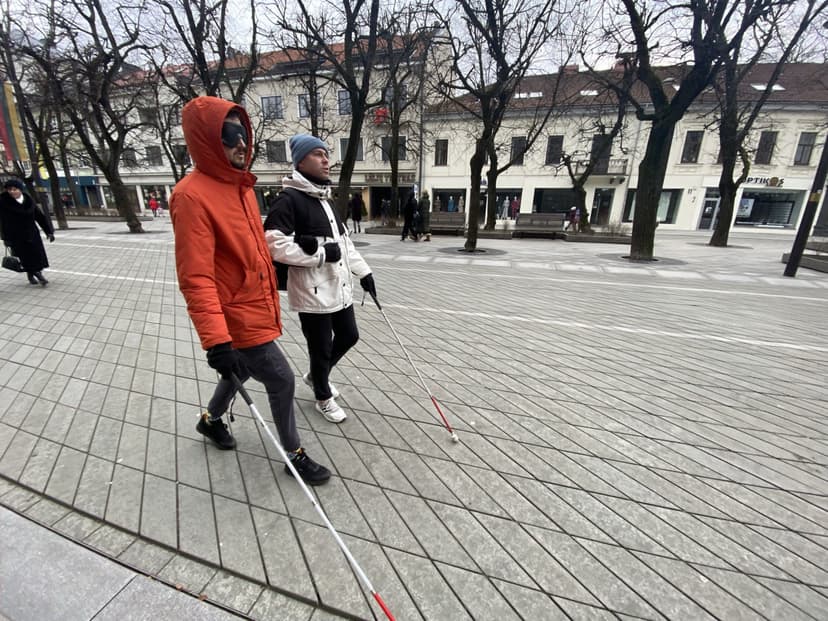 Pojūčių patirtis  „NeRegĖjimo galia“  dviem