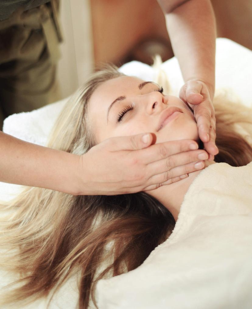 Jauninantis veido, galvos, plaštakų chiromasažas