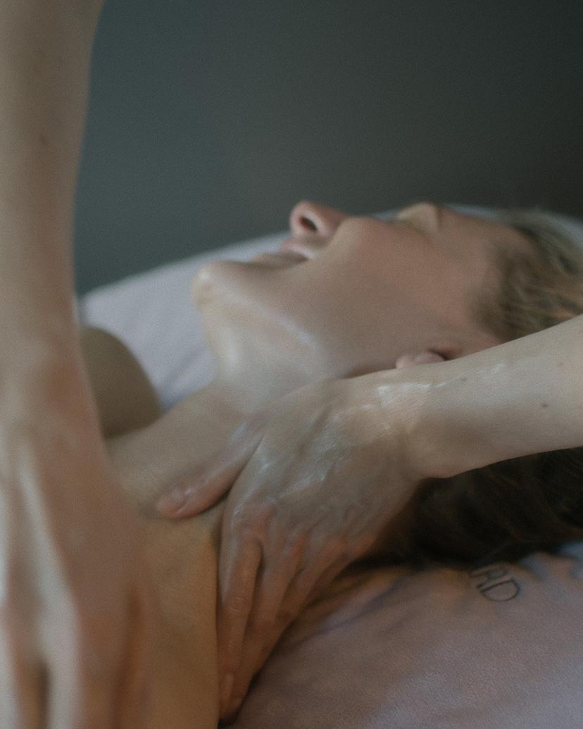 Trejopas veido odos pakėlimo pojūtis su EMBELLIR produkcija