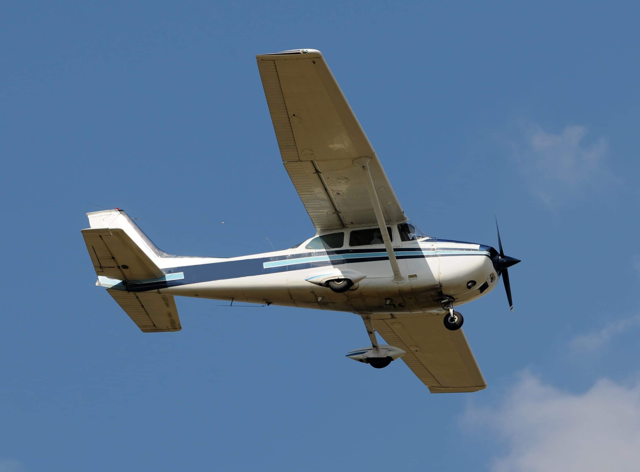 Apžvalginis skrydis lėktuvu Pociūnų aerodrome | Laisvalaikio Dovanos