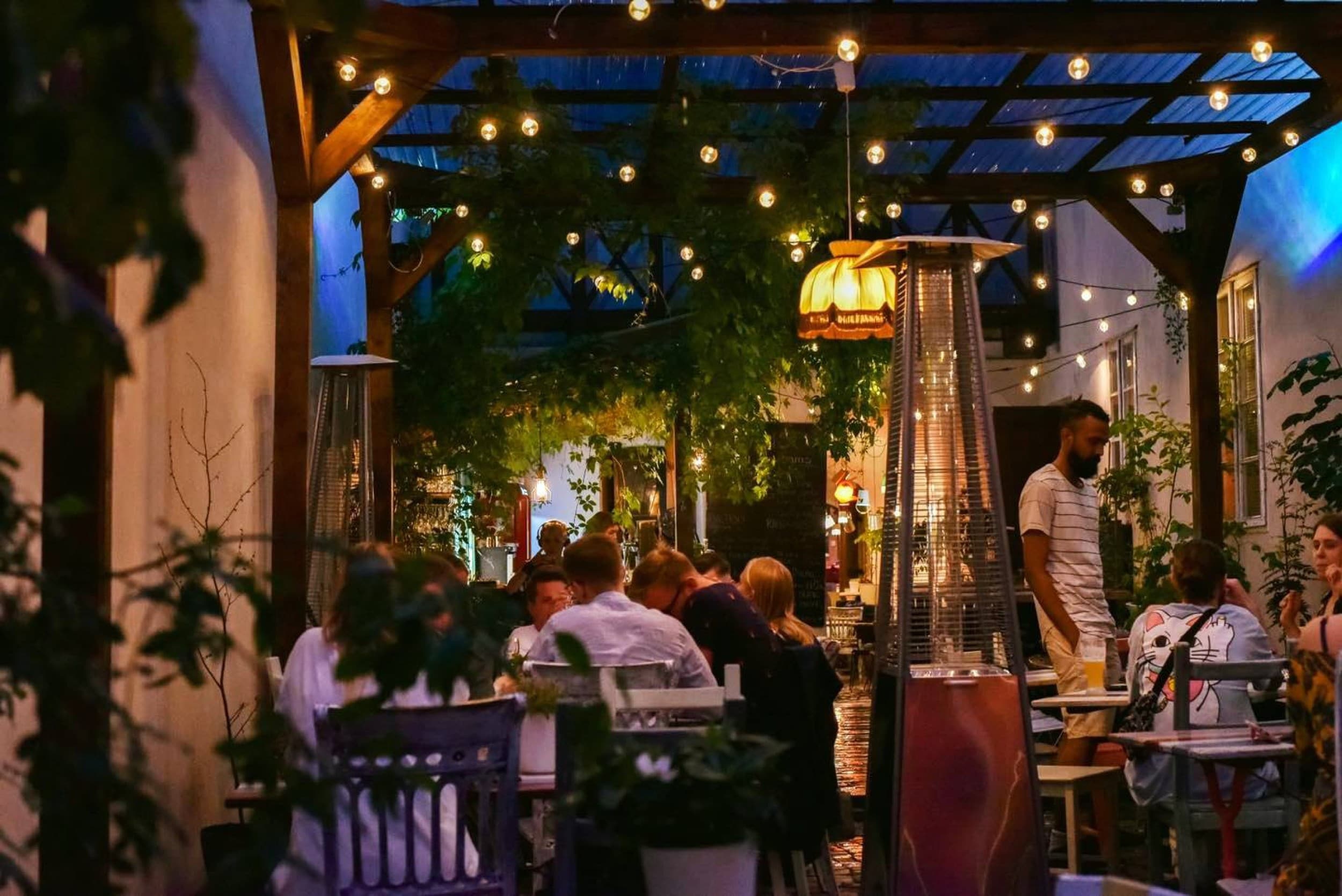 Degustacinė 4 patiekalų vakarienė dviem restorane „Botanist“ 