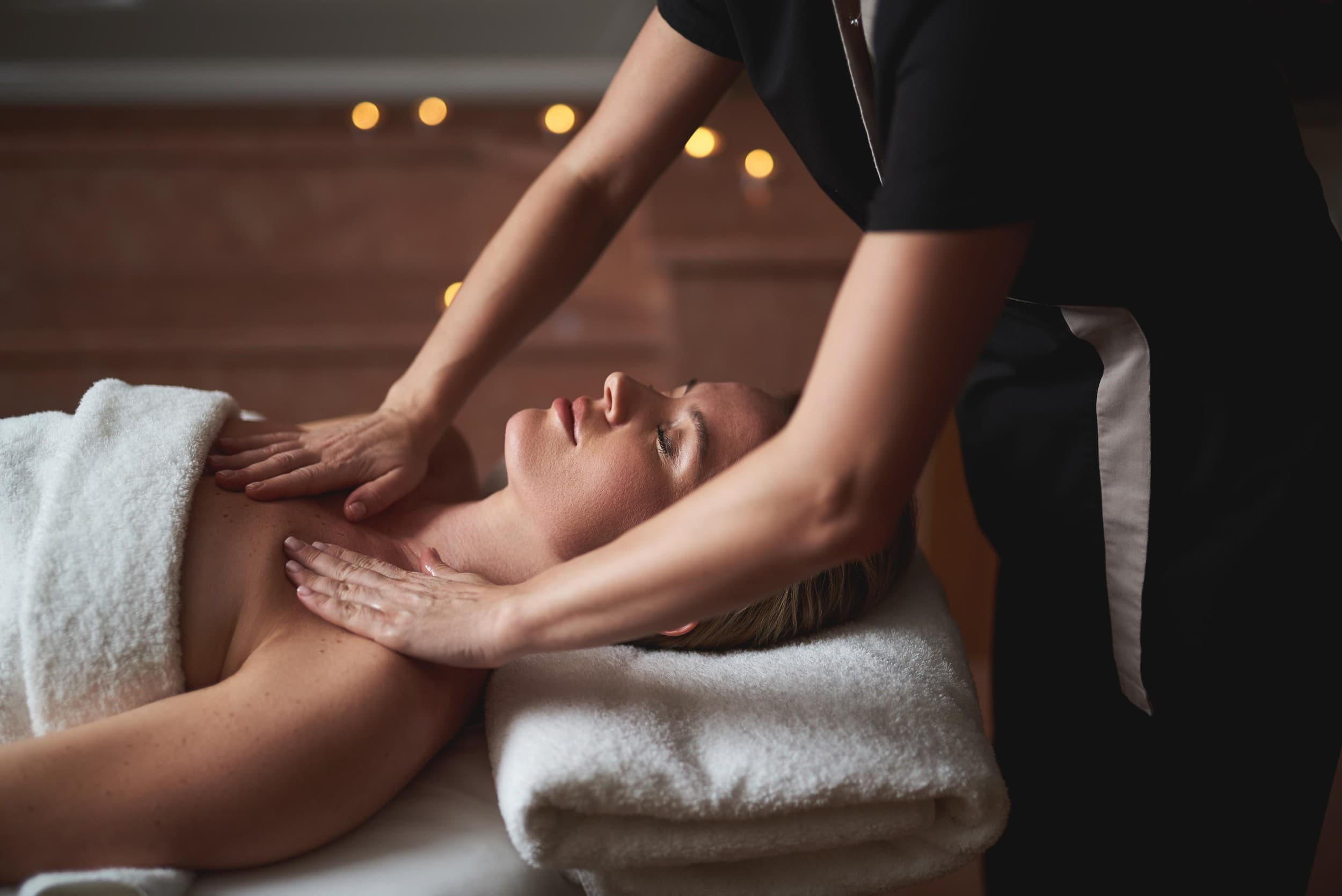 Klasikinis viso kūno masažas „Cult of Beauty“ 4-urių kartų abonementas
