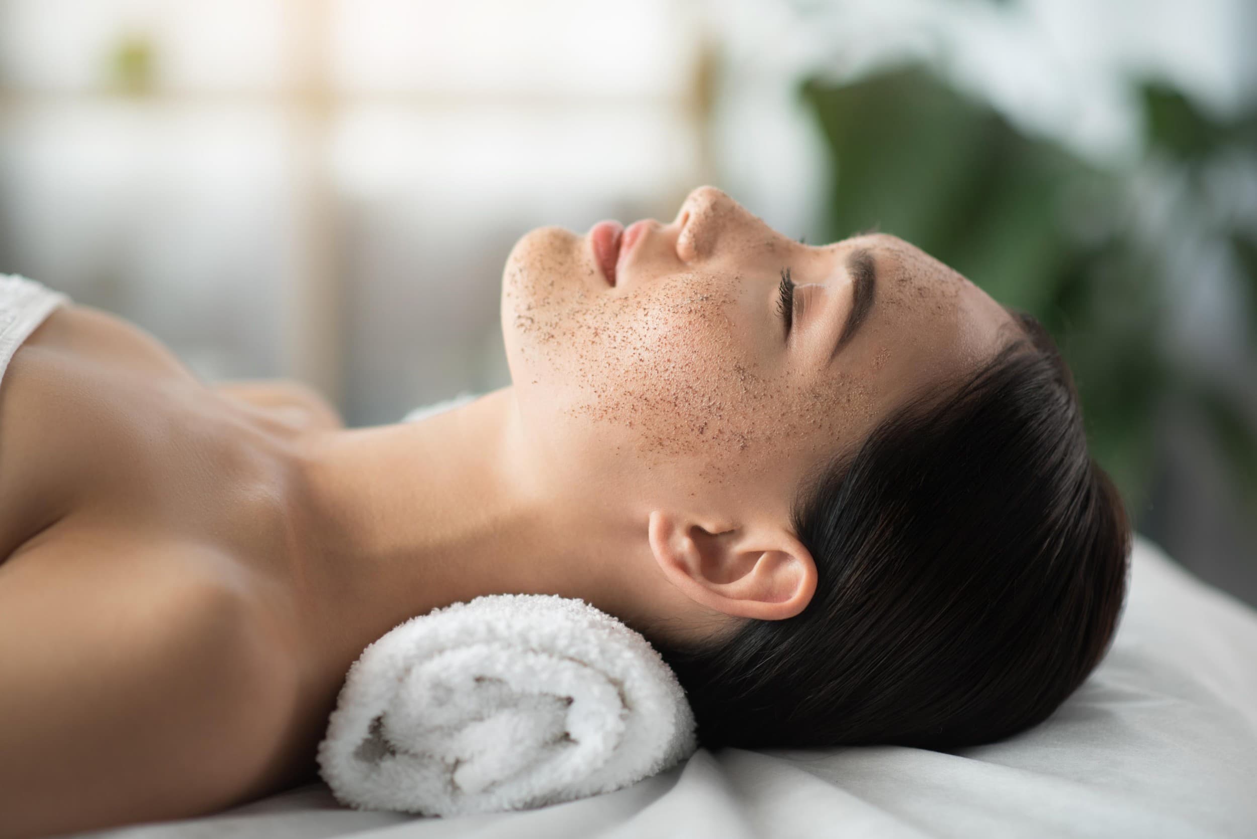 Viso kūno šveitimas + drėkinanti kūno kaukė „Cult of Beauty“ 