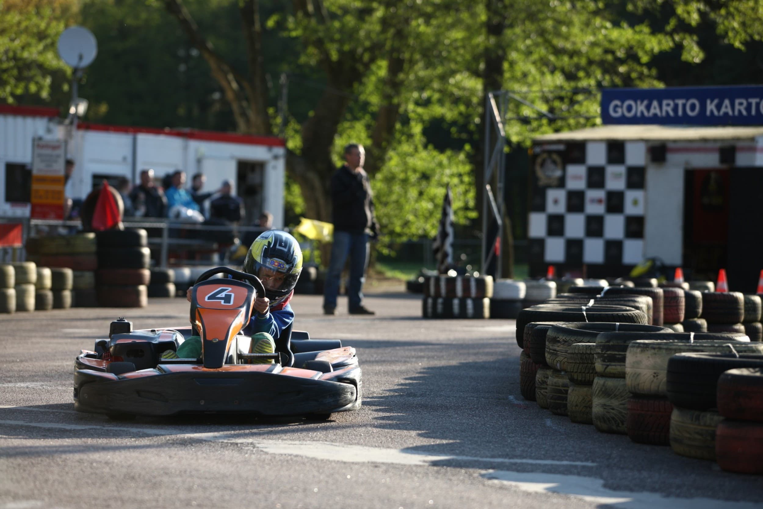 Pasivažinėjimas kartingais 1-4 asmenims „Gokartas“ kartodrome