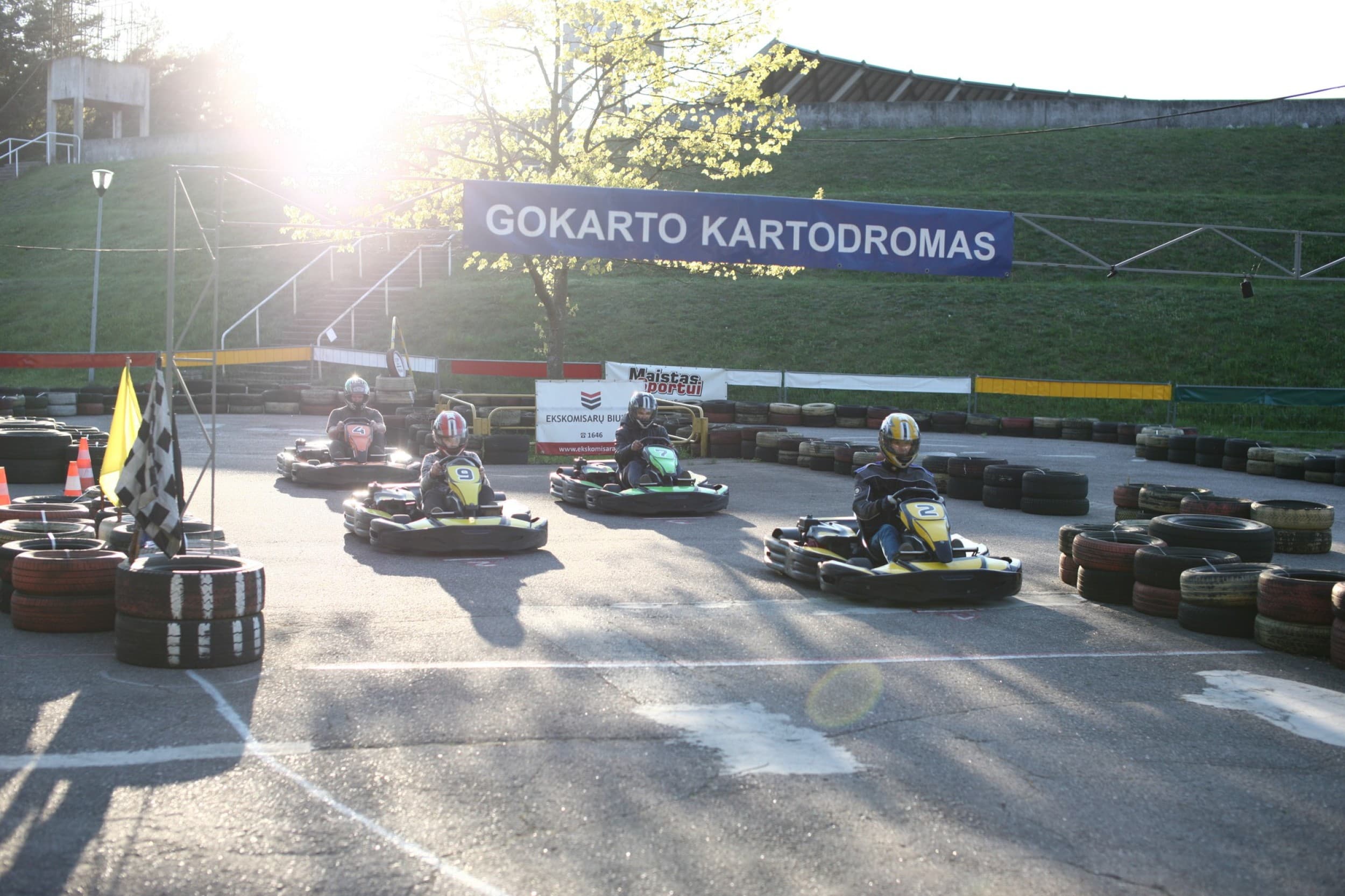 Pasivažinėjimas kartingais 1-4 asmenims „Gokartas“ kartodrome