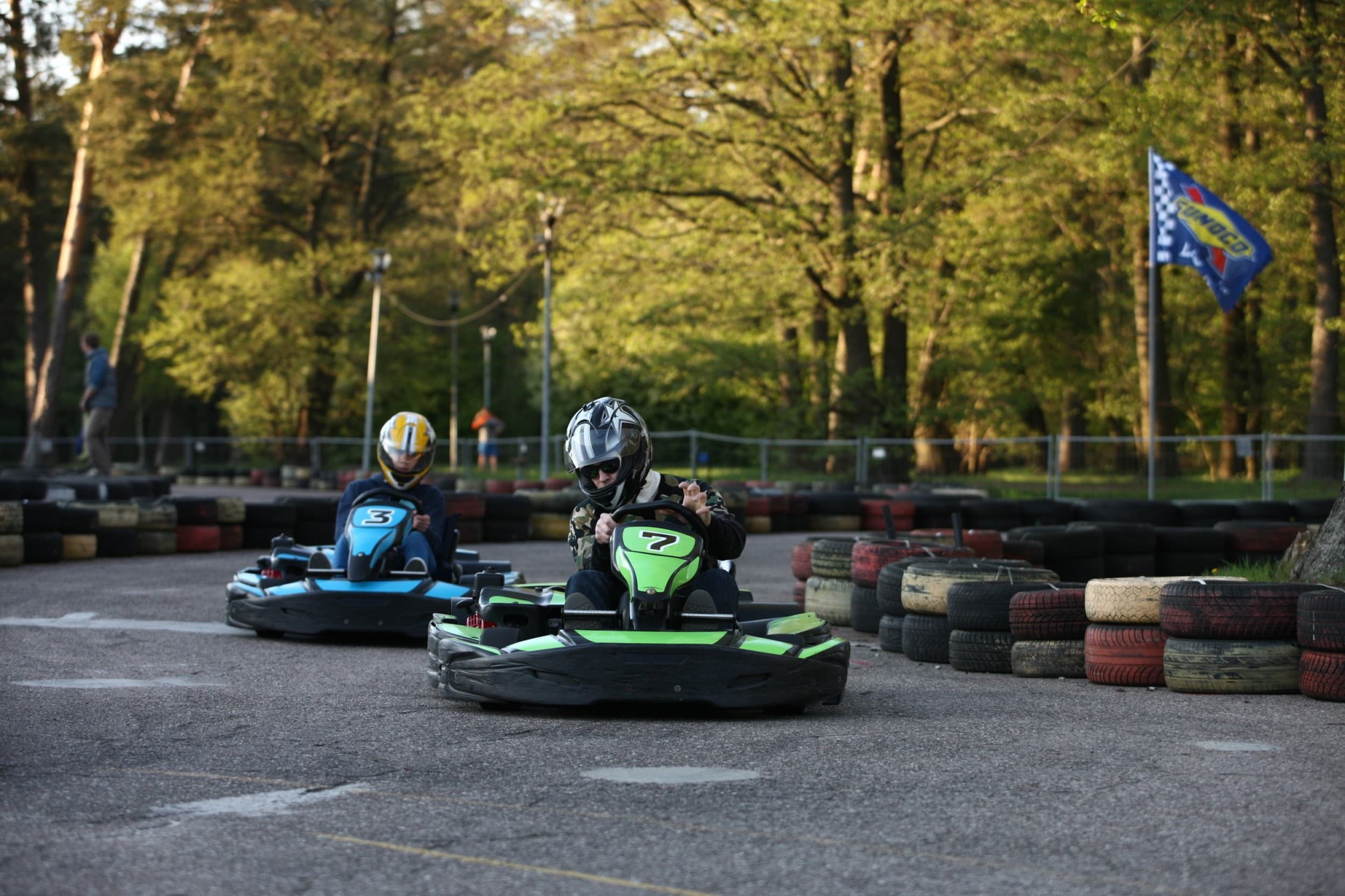 Pasivažinėjimas kartingais 1-4 asmenims „Gokartas“ kartodrome