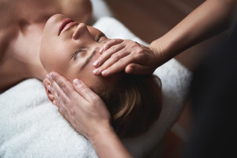 Japoniškas „Kobido“ veido masažas moterims 