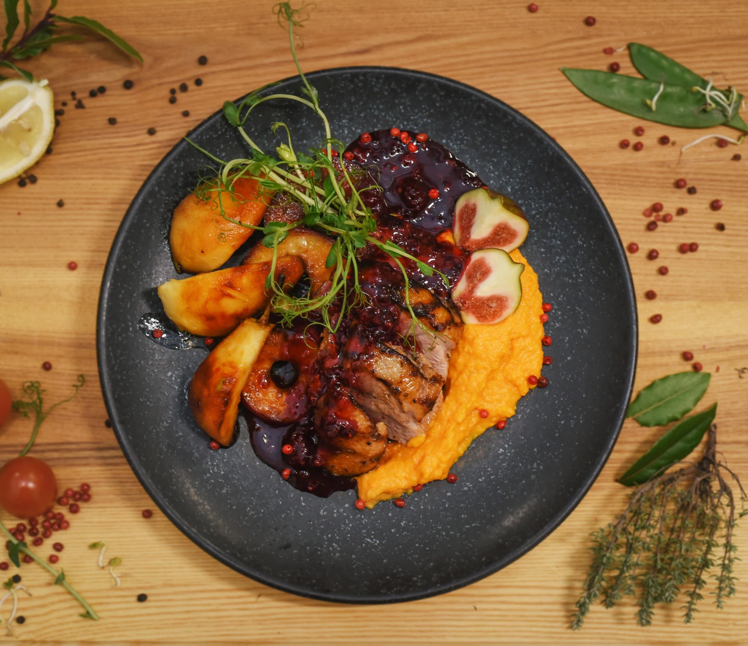 Lietuviškų patiekalų degustacinė vakarienė dviem  | Laisvalaikio Dovanos