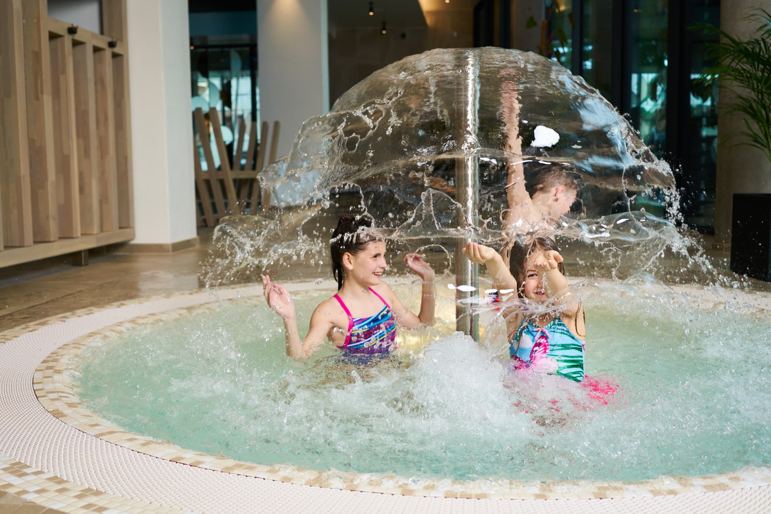 Laisvalaikis baseino ir pirčių erdvėje SPA „Aušra“ iki 5 asm. ŠEIMAI
