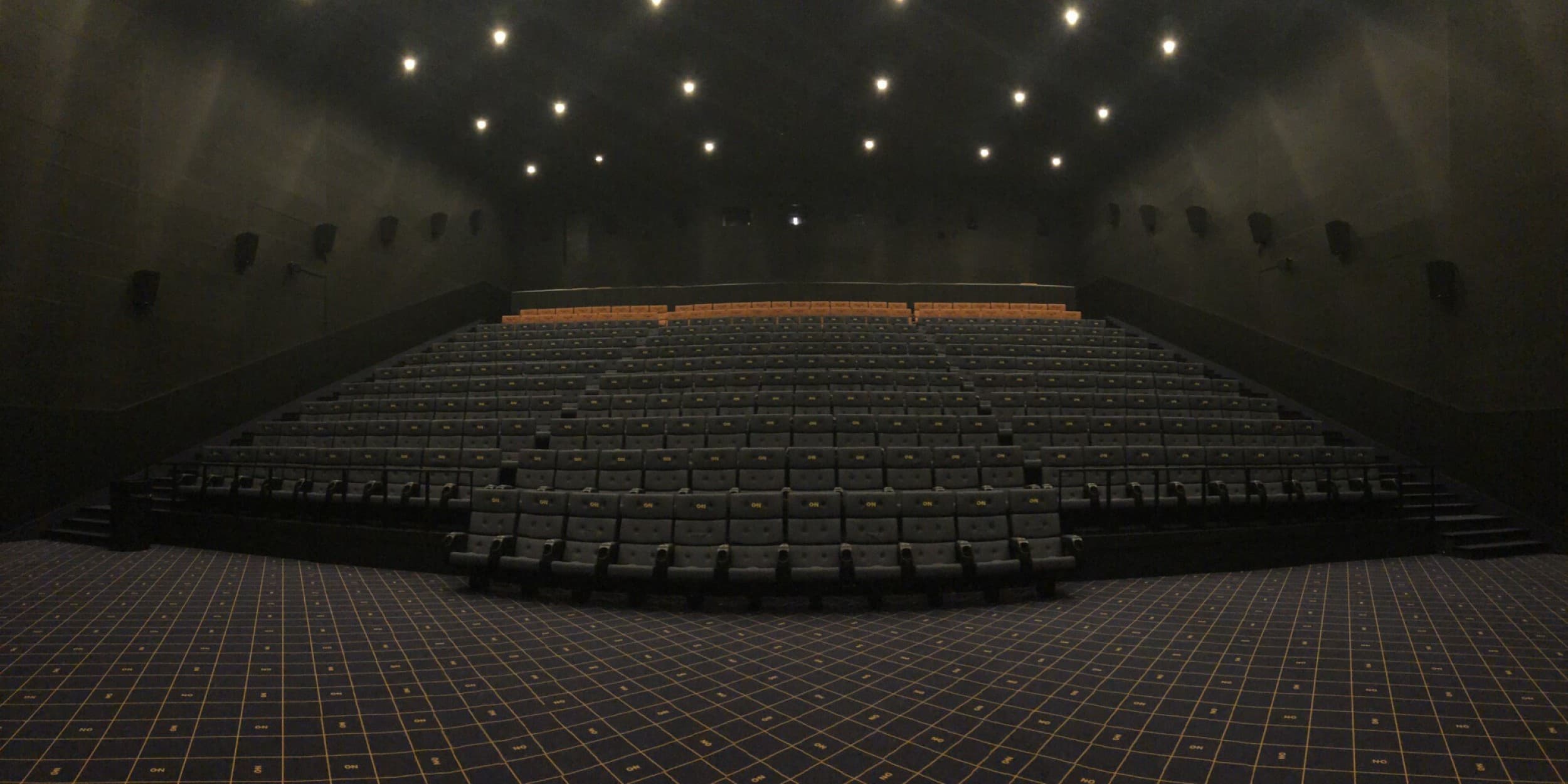 Apsilankymas CINAMON kino teatre dviem Rygoje
