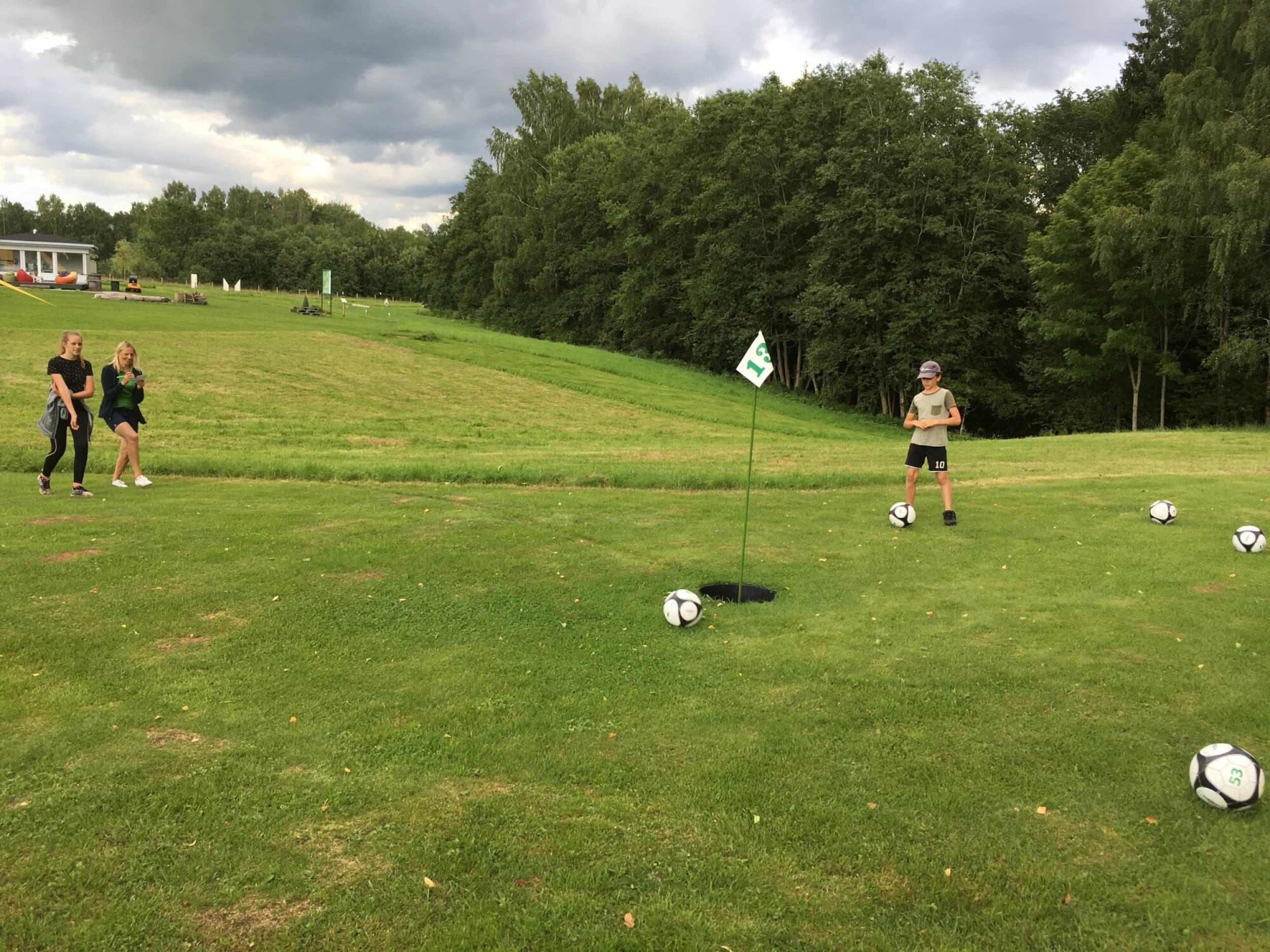 Futbolo golfo žaidimas Siguldos futbolo golfo parke Latvijoje 3 asm. šeimai