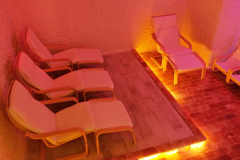 Apsilankymas druskų kambaryje suaugusiam ir dviem vaikams