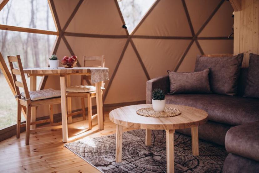 2 nakvynės VasaRojus „Mažajame Kupole“ dviem + pramogos