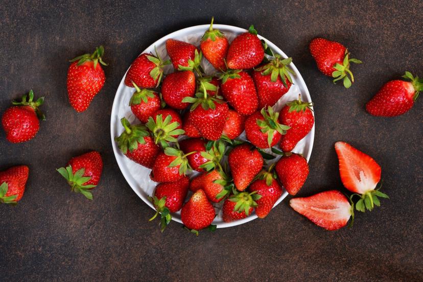 Aromatinis uogų masažas veidui, kaklui, dekoltė zonai