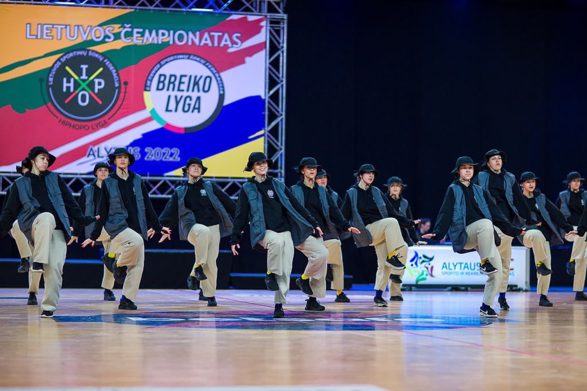 Pop dance treniruotės „Flash Dance“ studijoje