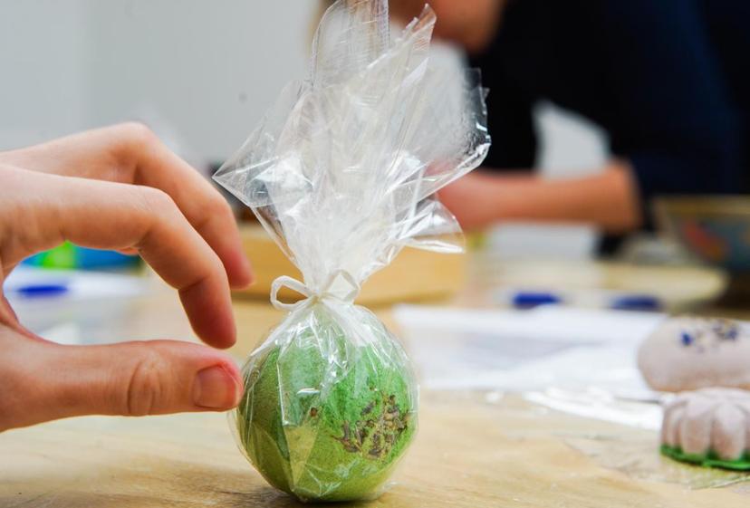 Kvepiančių vonios burbulų gamyba