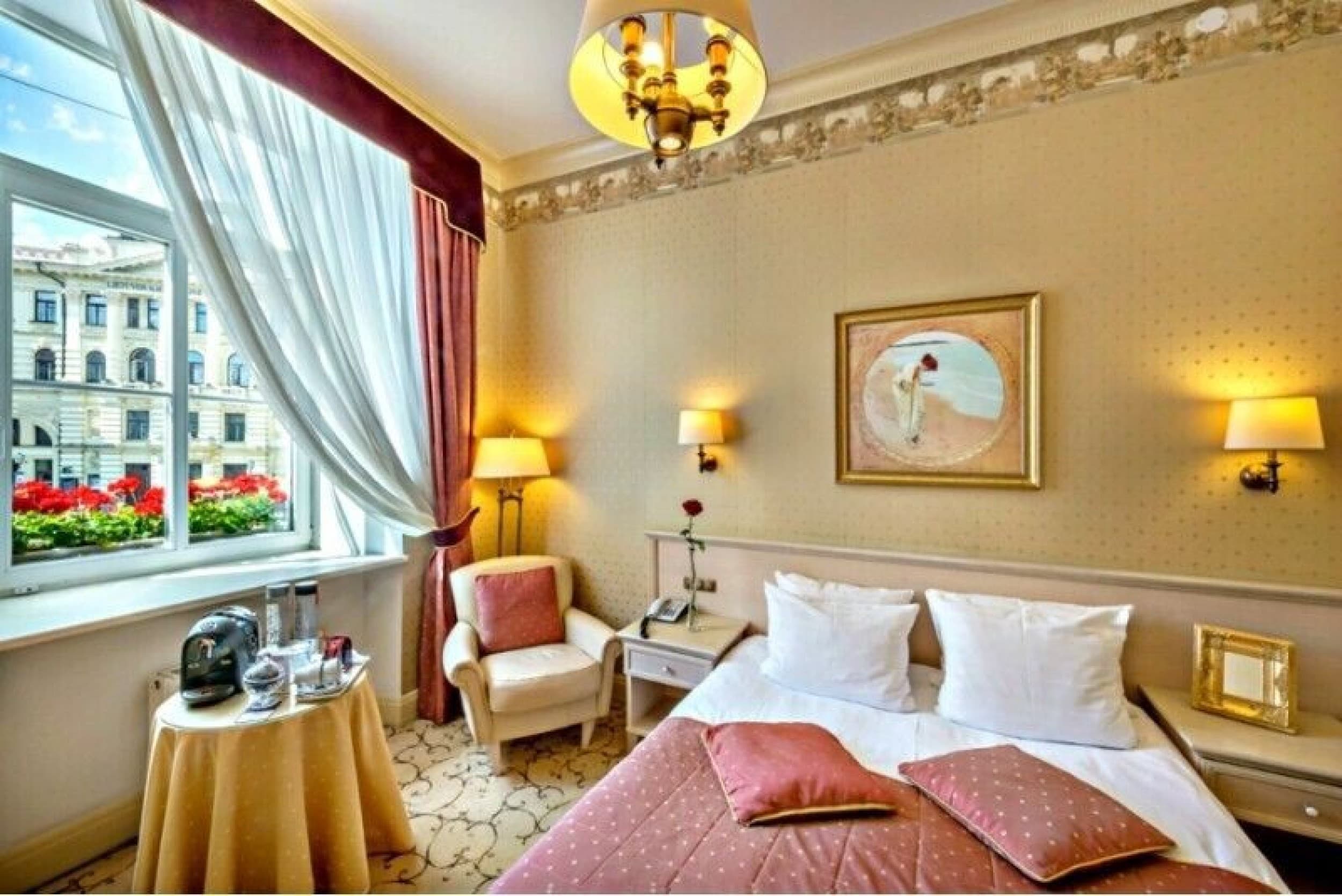 Romantiška nakvynė su vakariene dviem viešbutyje  „Imperial Hotel & Restaurant” | Laisvalaikio Dovanos