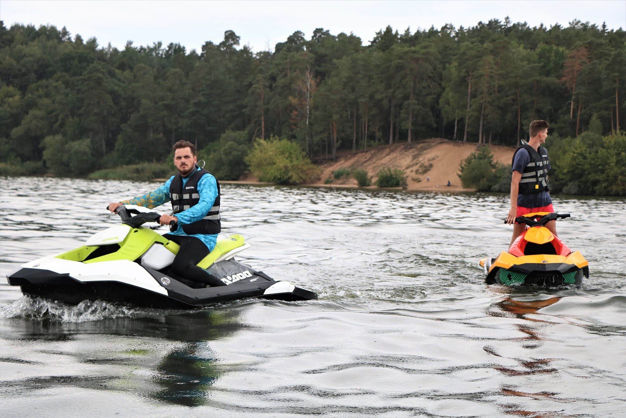 Skriekite vandens motociklu (60 min.) | Laisvalaikio Dovanos