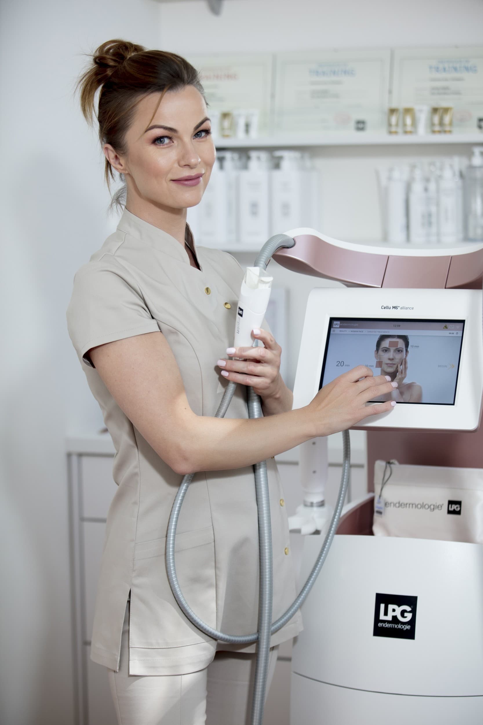 Veido procedūra „Suteik savo odai švytėjimą su LPG ergolift Glow“  