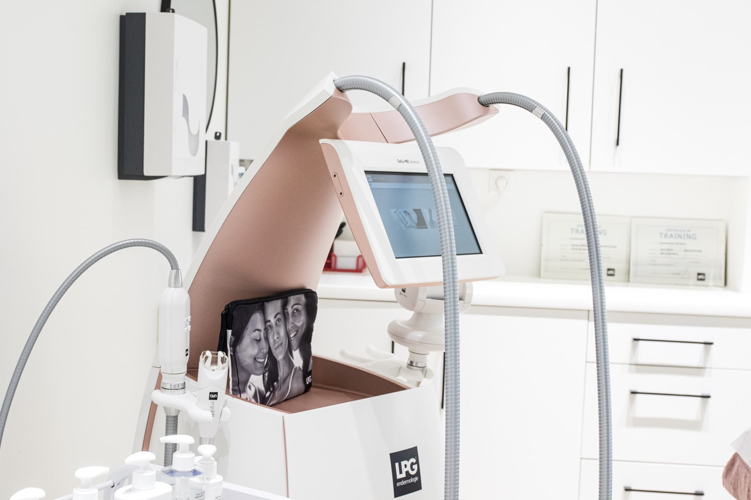 Veido procedūra „Suteik savo odai švytėjimą su LPG ergolift Glow“  