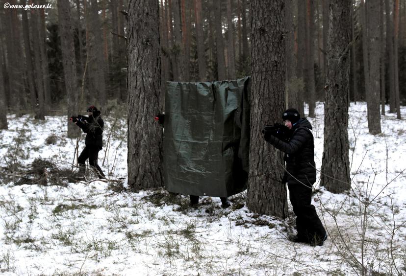 LaserTAG žaidimas 4 asmenims