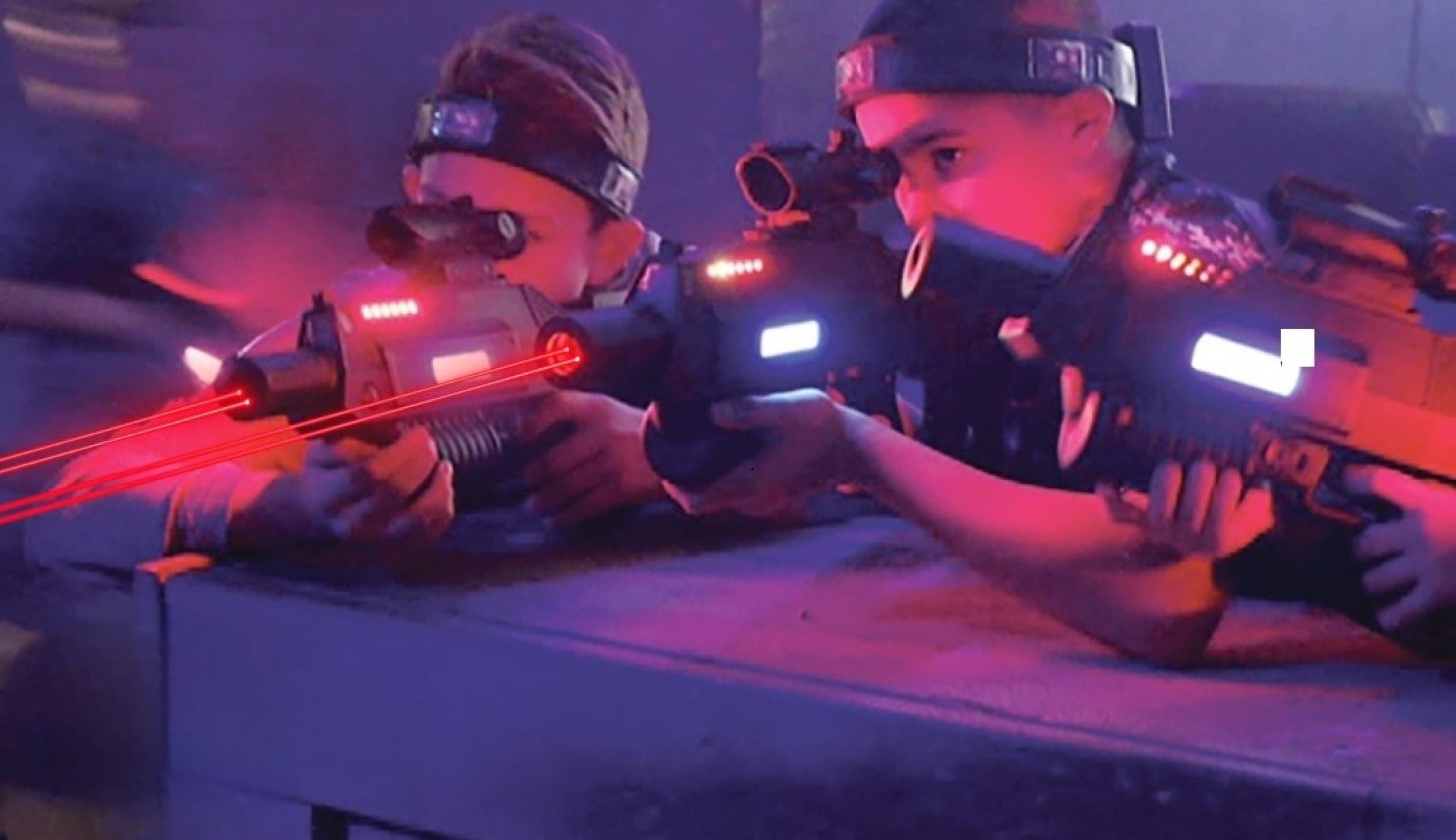„Laser Tag“ žaidimas iki 12 asm. grupei lazerių arenoje „Lazerspotas“