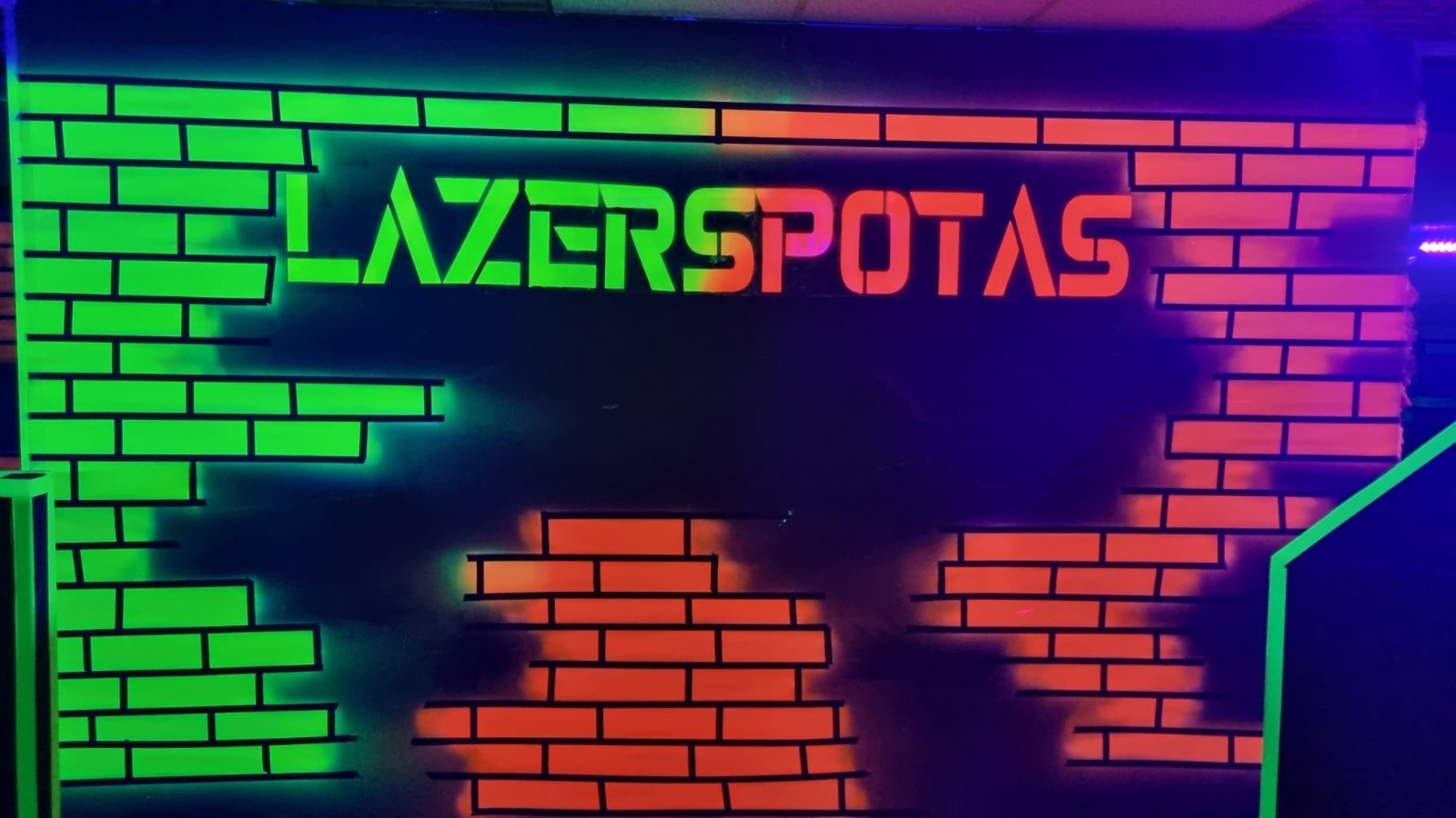 „Laser Tag“ žaidimas iki 12 asm. grupei lazerių arenoje „Lazerspotas“