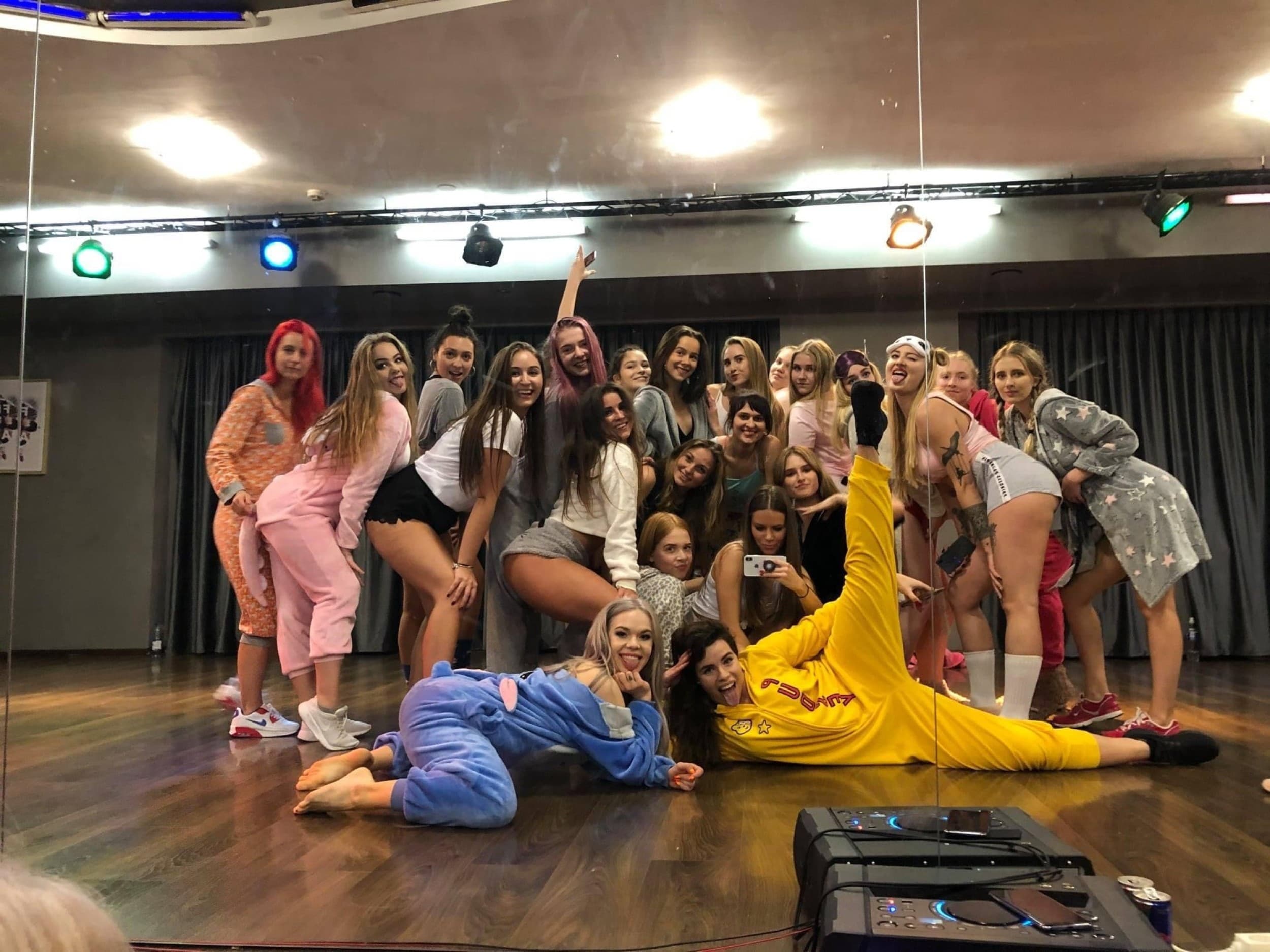 TWERK šokio pamoka grupei | Laisvalaikio Dovanos