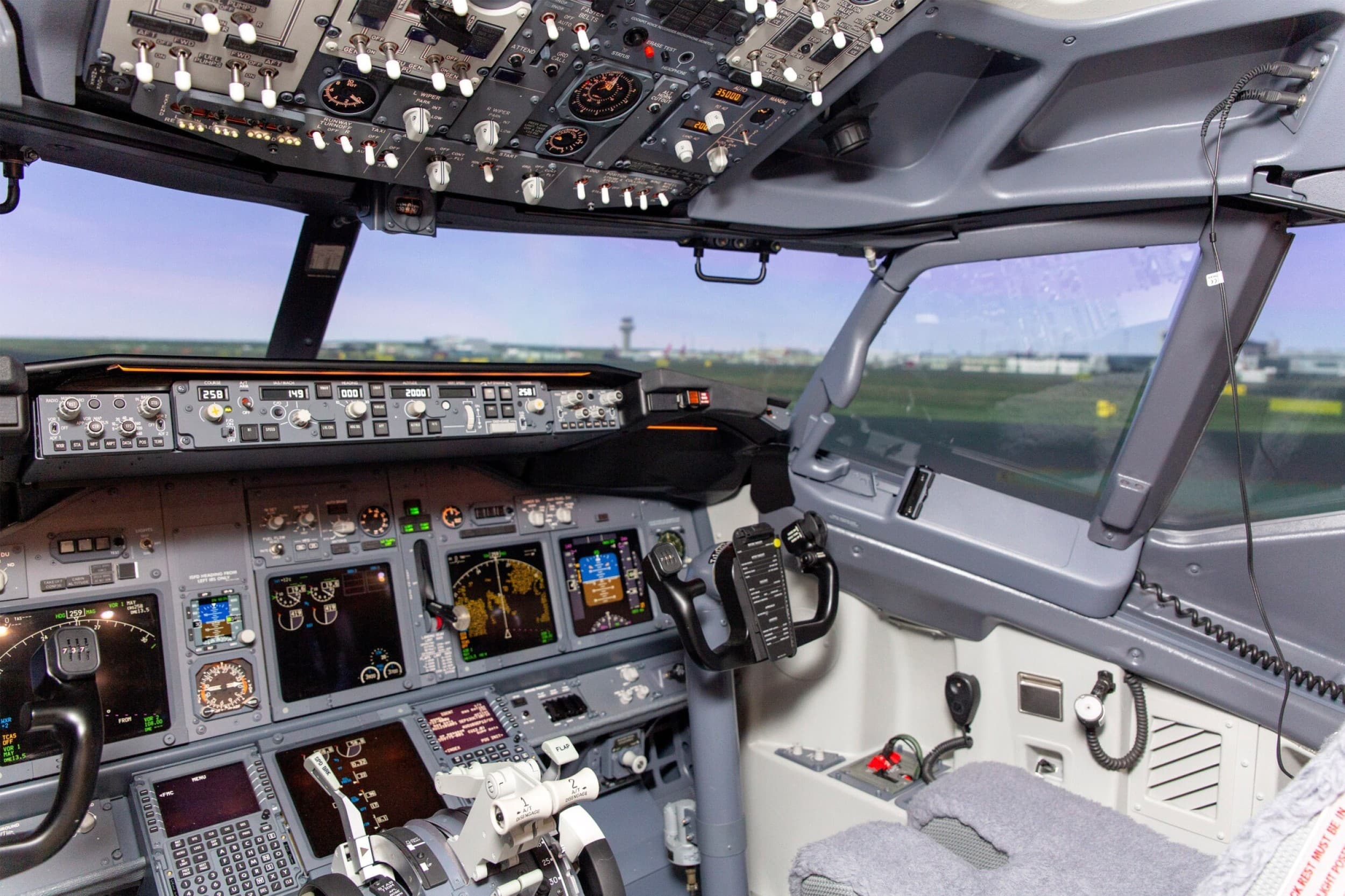 Išbandyk realaus skrydžio „Airbus A320“ simuliatorių