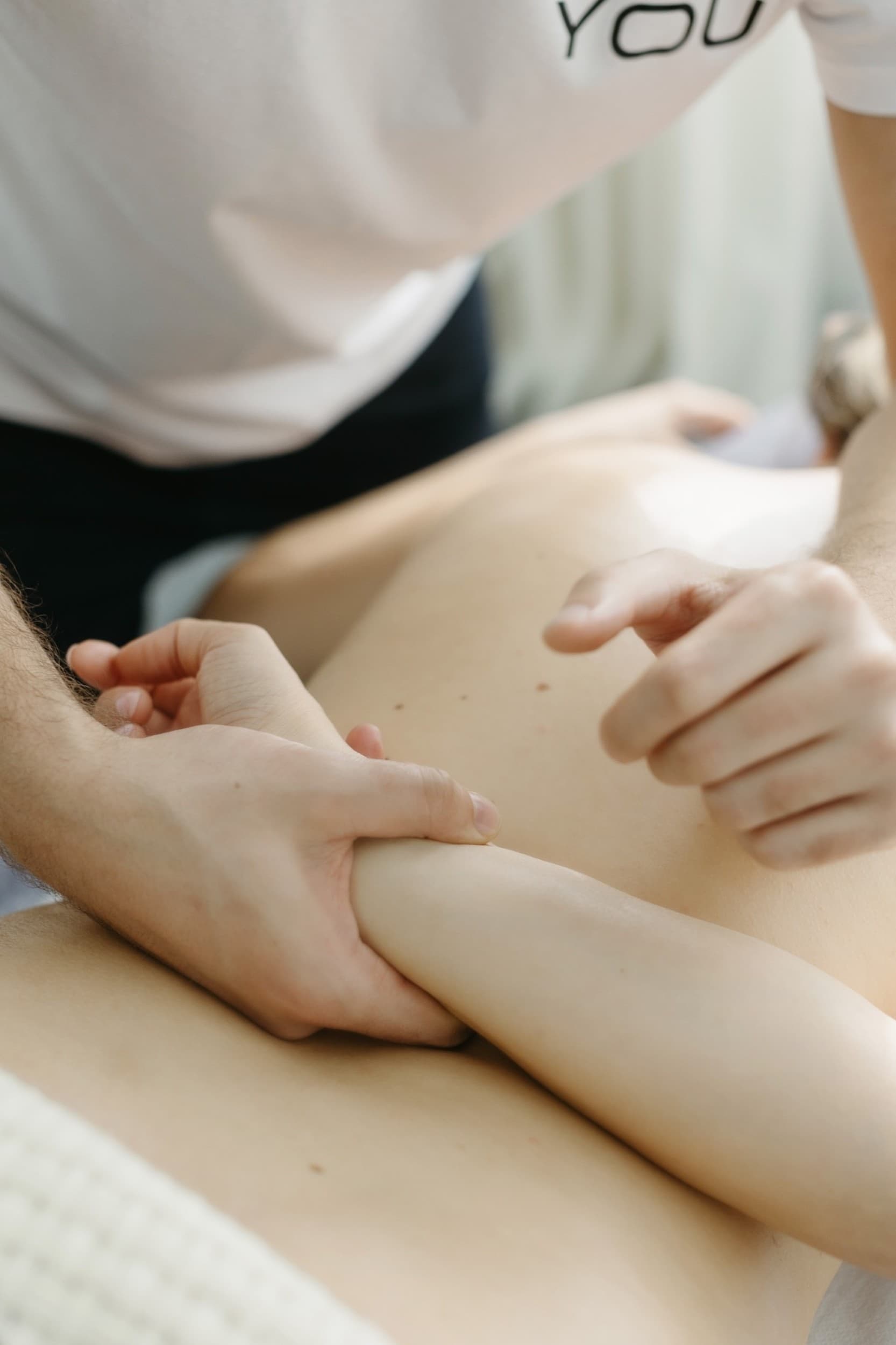 Gydomasis masažas klinikoje YOU | Laisvalaikio Dovanos
