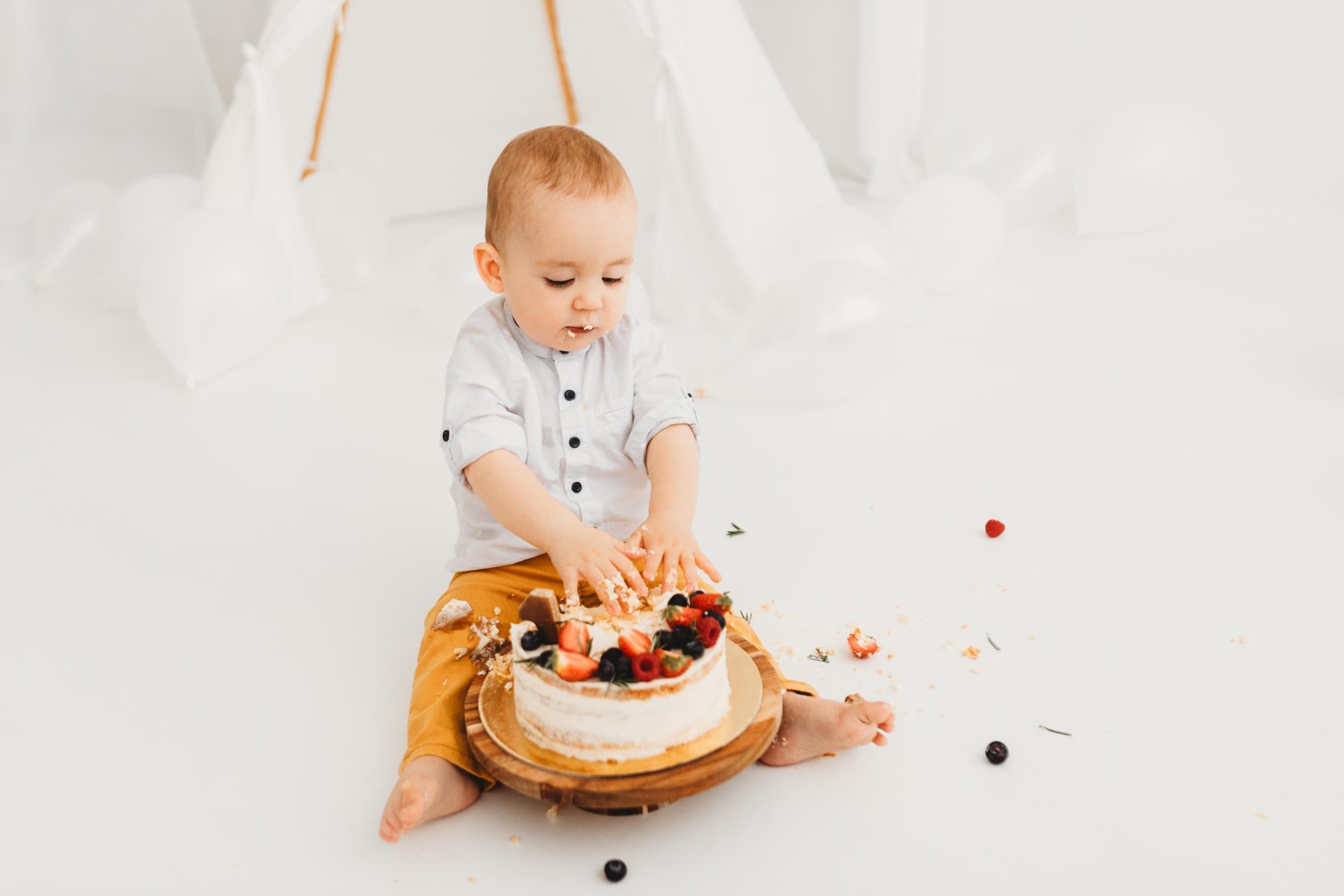 „Cake smash“ 1-ojo gimtadienio fotosesija Klaipėdoje | Laisvalaikio Dovanos