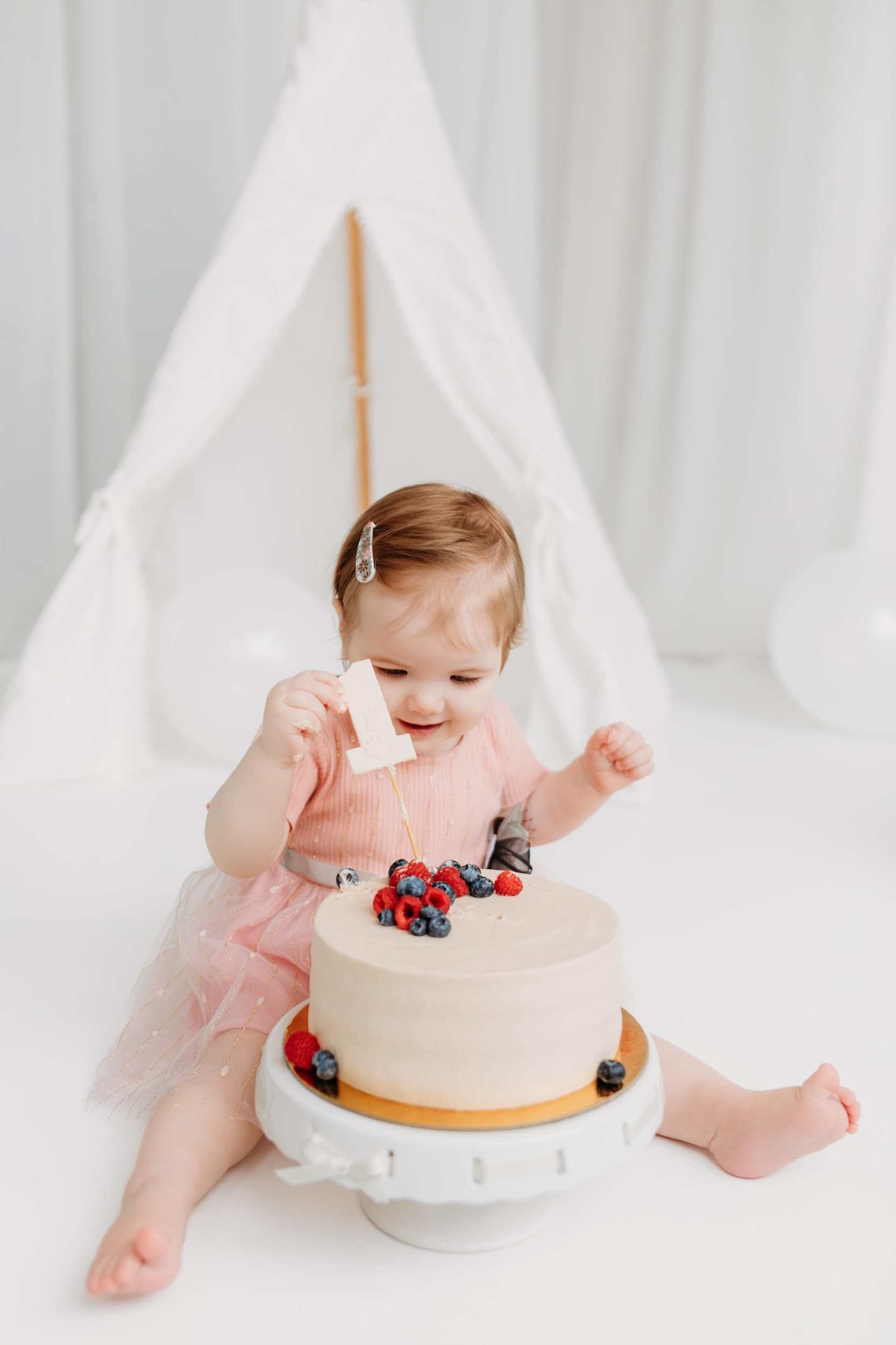 „Cake smash“ 1-ojo gimtadienio fotosesija Klaipėdoje | Laisvalaikio Dovanos