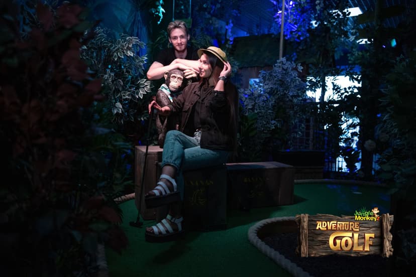 Mini golfo pramoga šeimai „Jungle Monkeyz“ studijoje 