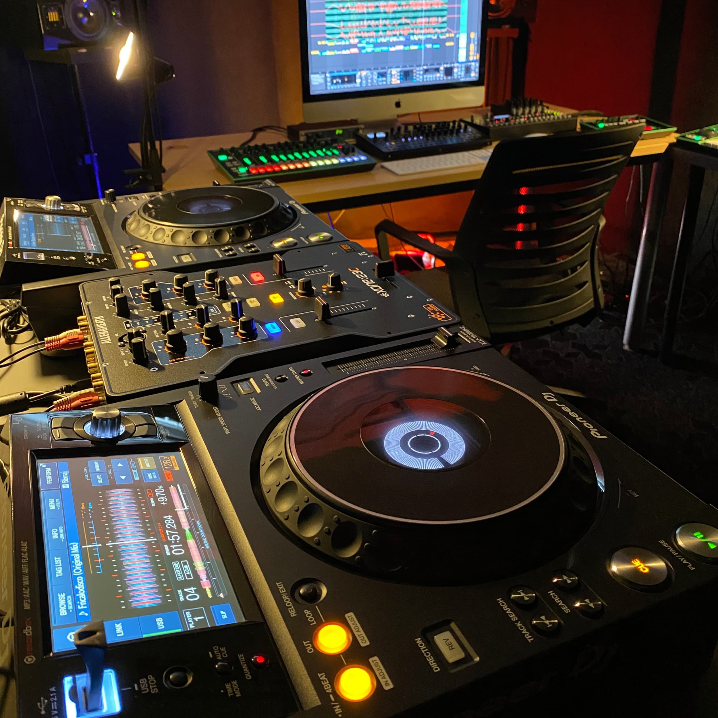 DJ pamoka studijoje „Calli Studio“  | Laisvalaikio Dovanos