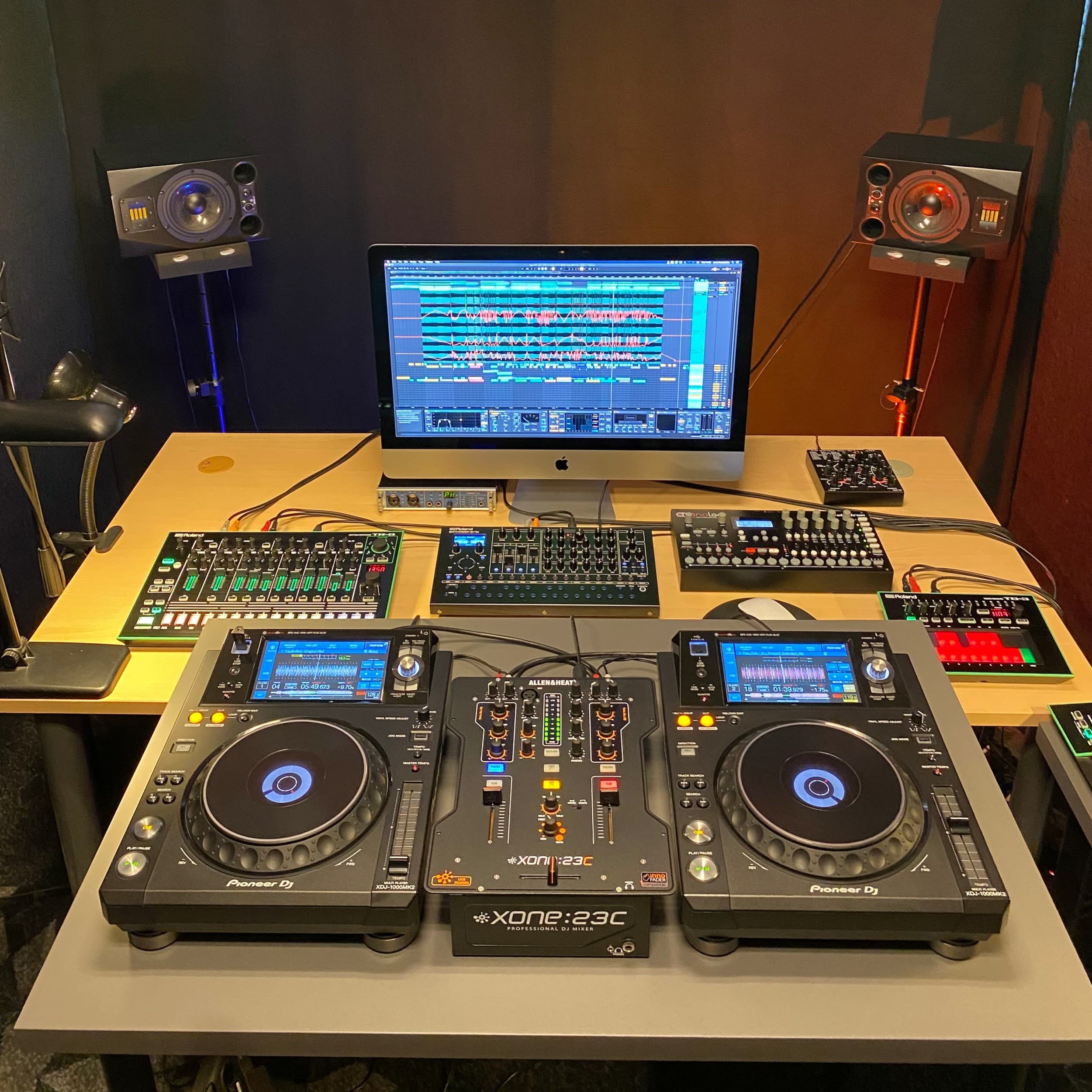 DJ pamoka studijoje „Calli Studio“  | Laisvalaikio Dovanos
