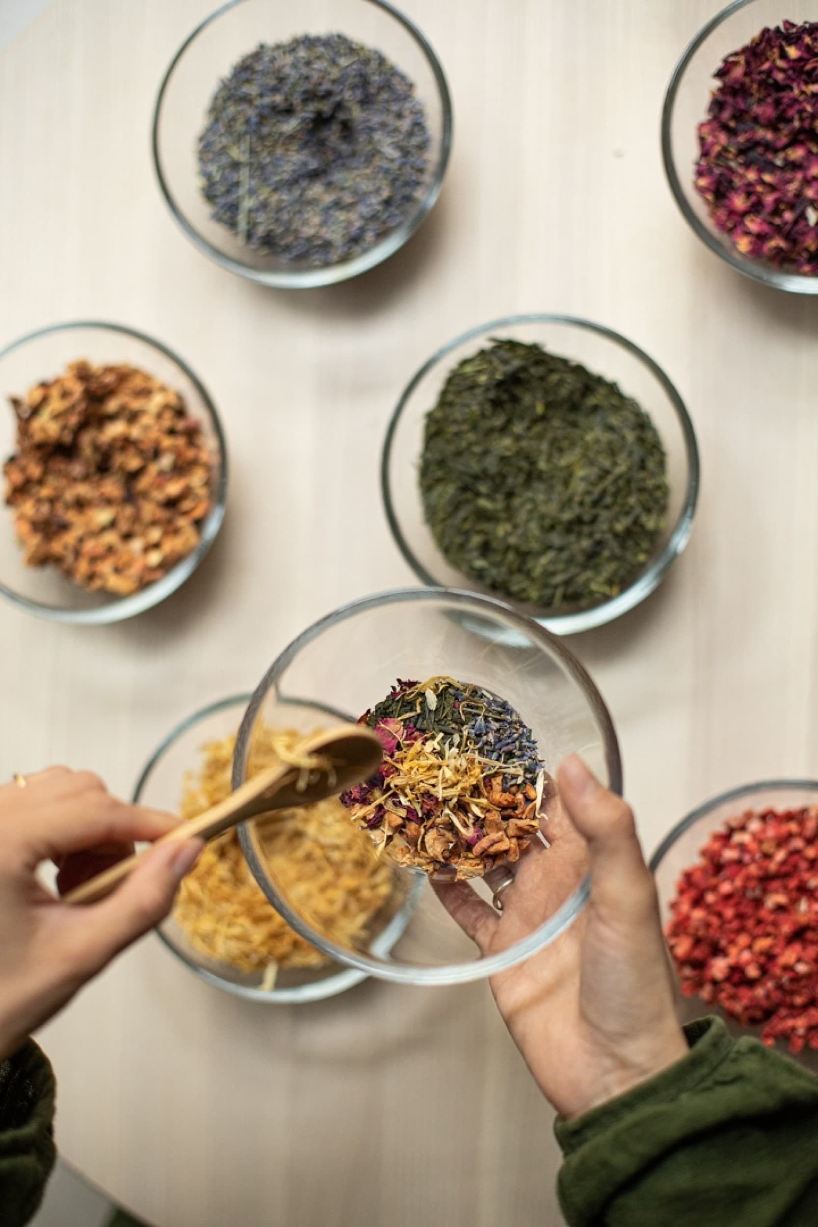 Kūrybinė arbatos degustacija studijoje „Yugen Tea“ dviem