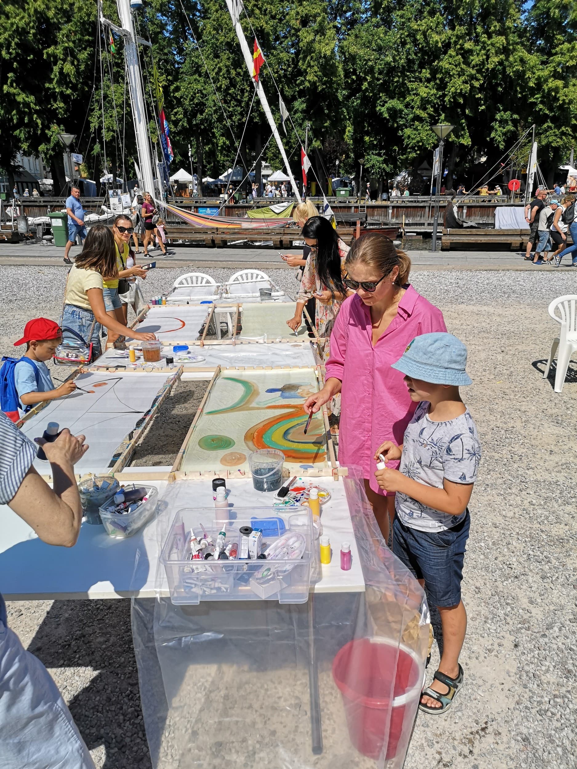 Tapyba ant šilkinio šalikėlio | Laisvalaikio Dovanos