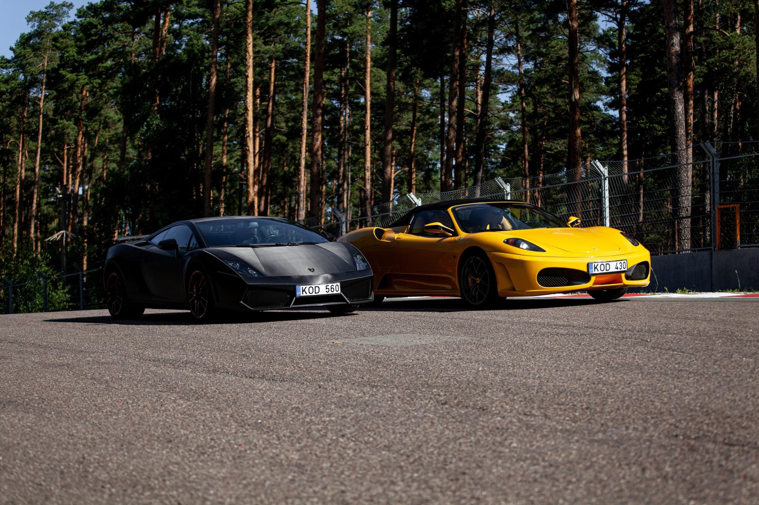 Pasivažinėjimas Ferrari arba Lamborghini „Nemuno žiede“