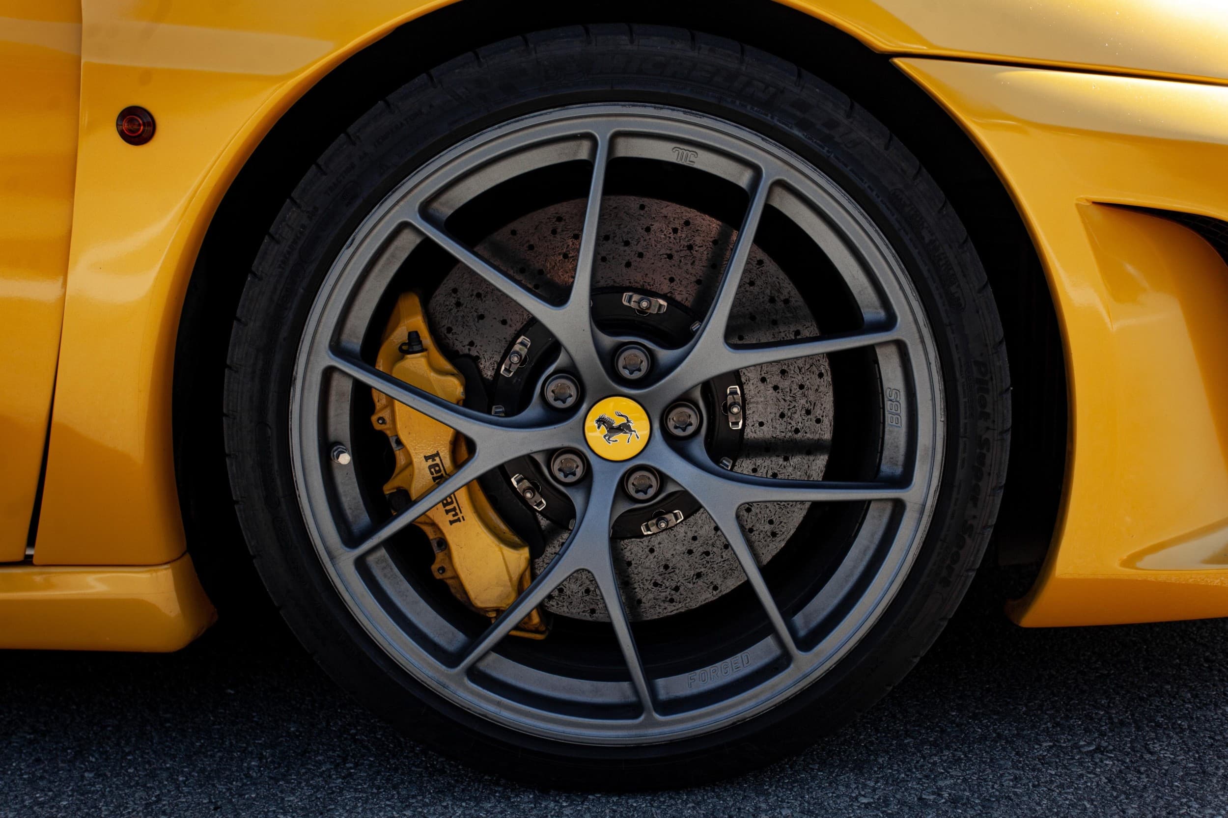 Pasivažinėjimas Ferrari arba Lamborghini „Nemuno žiede“
