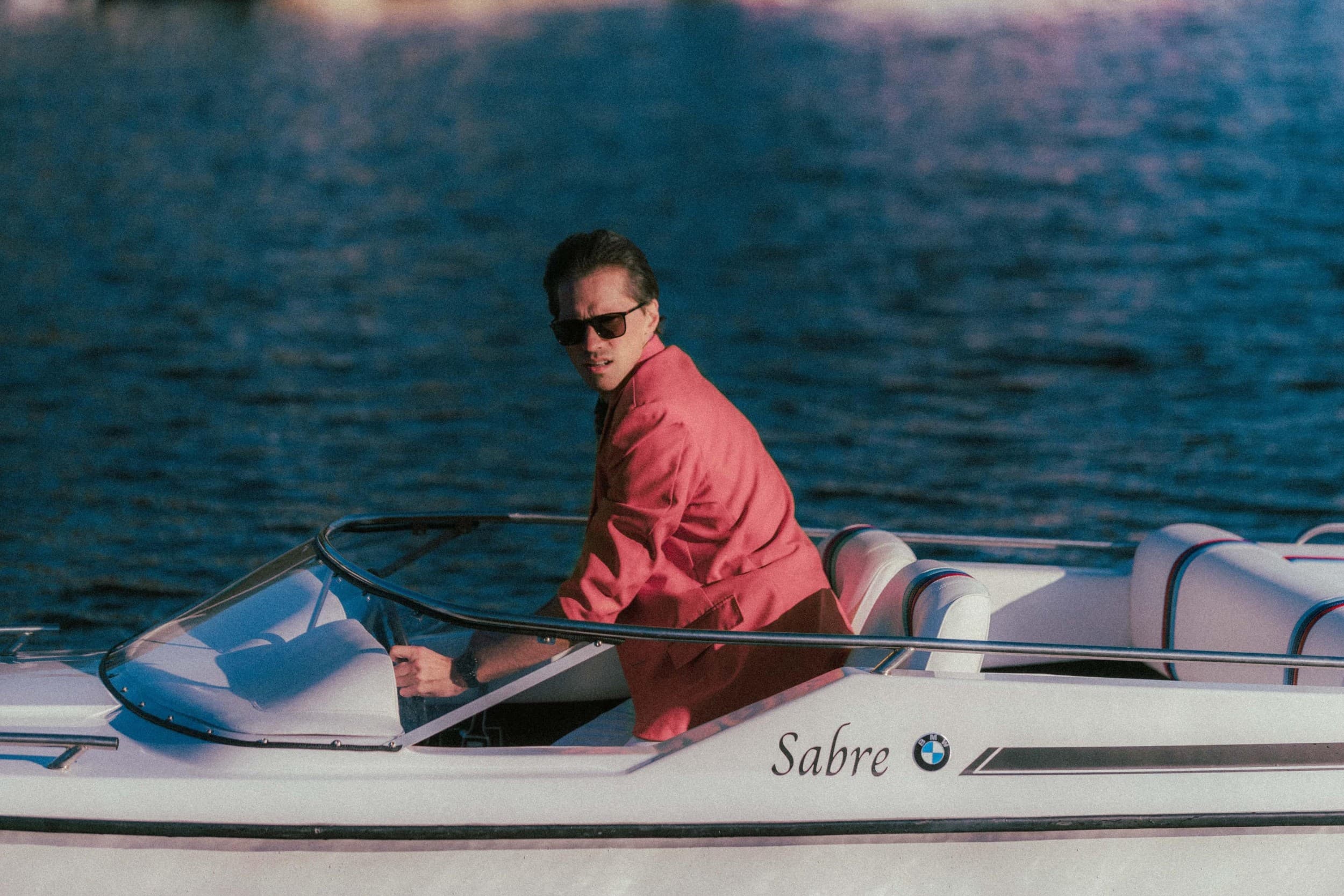 Pasiplaukiojimas legendiniu BMW Plancraft Sabre | Laisvalaikio Dovanos