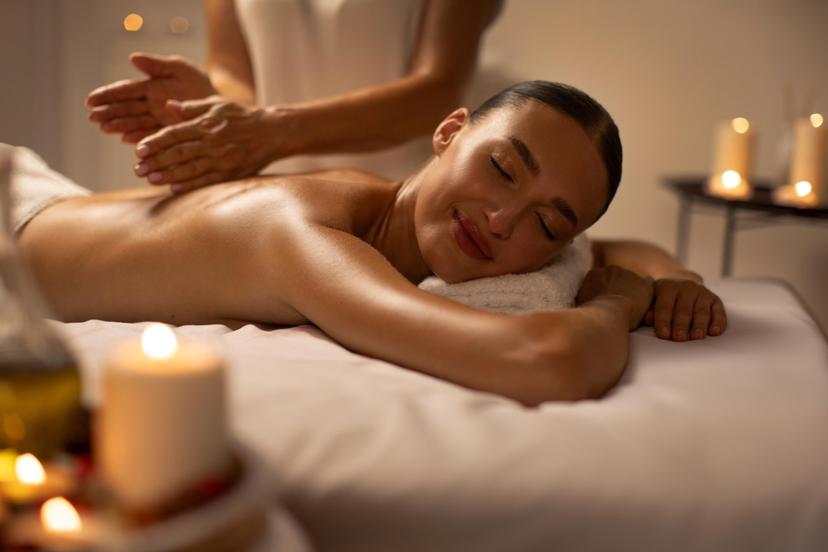 Antistresinis nugaros masažas su nesvarumo terapija