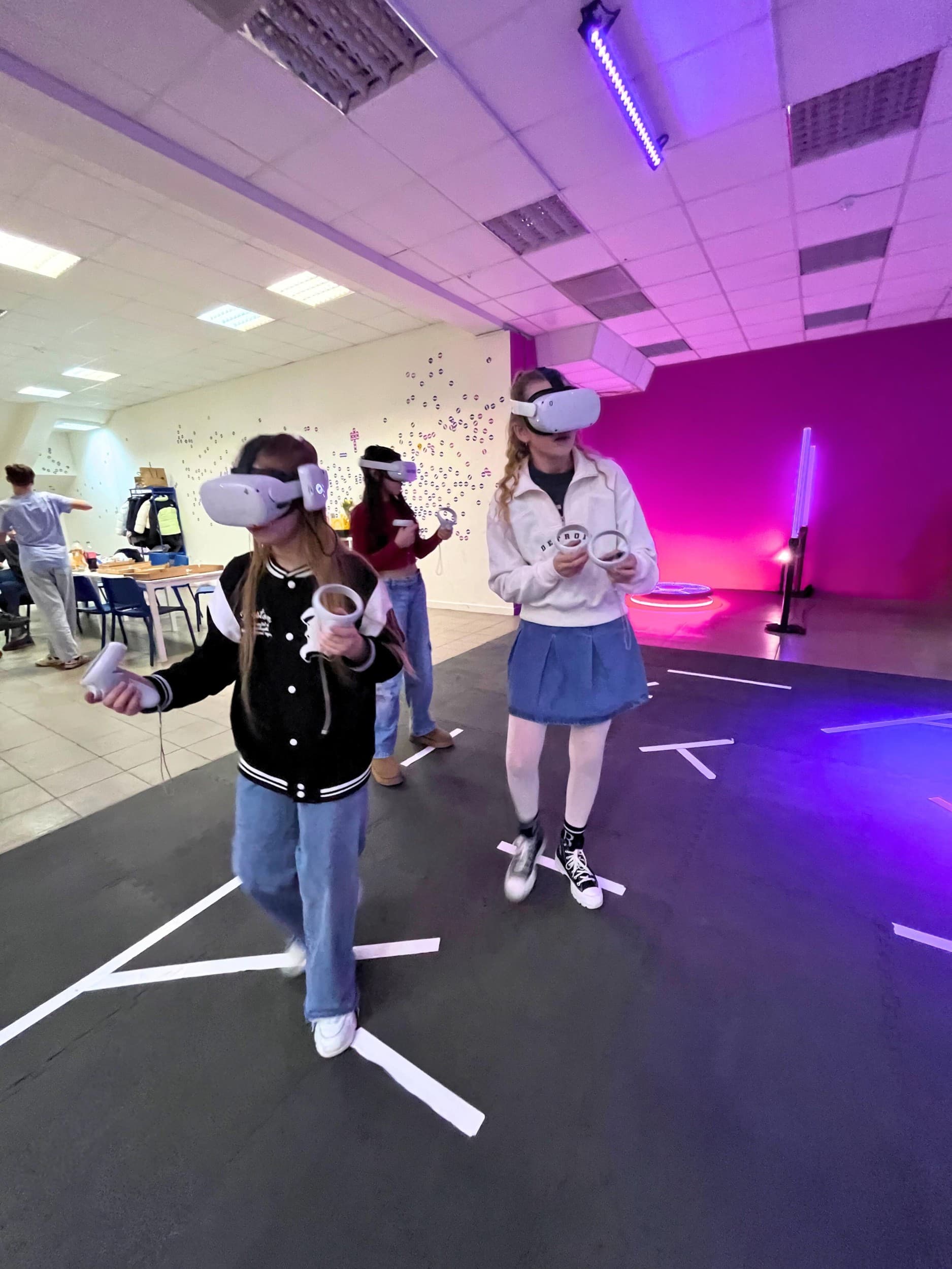 „VR ARENA“ komandinė pramoga Šiauliuose | Laisvalaikio Dovanos