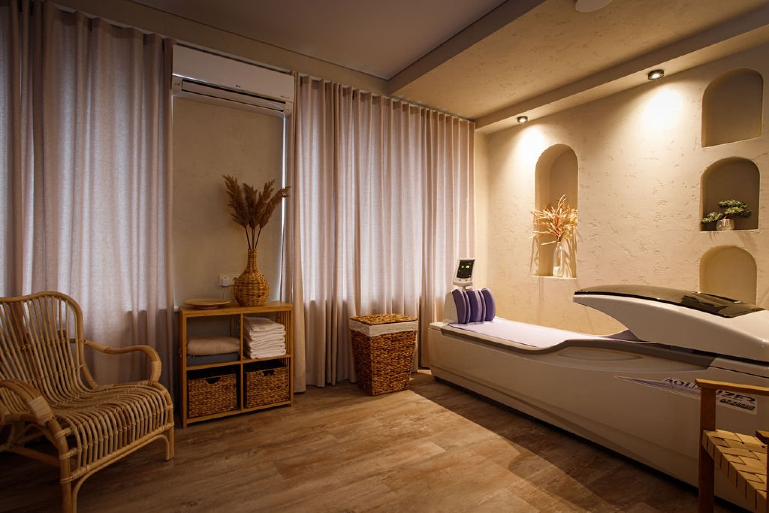 Poilsis SPA „Aušra“ baseino ir pirčių erdvėje su viso kūno hidromasažu | Laisvalaikio Dovanos