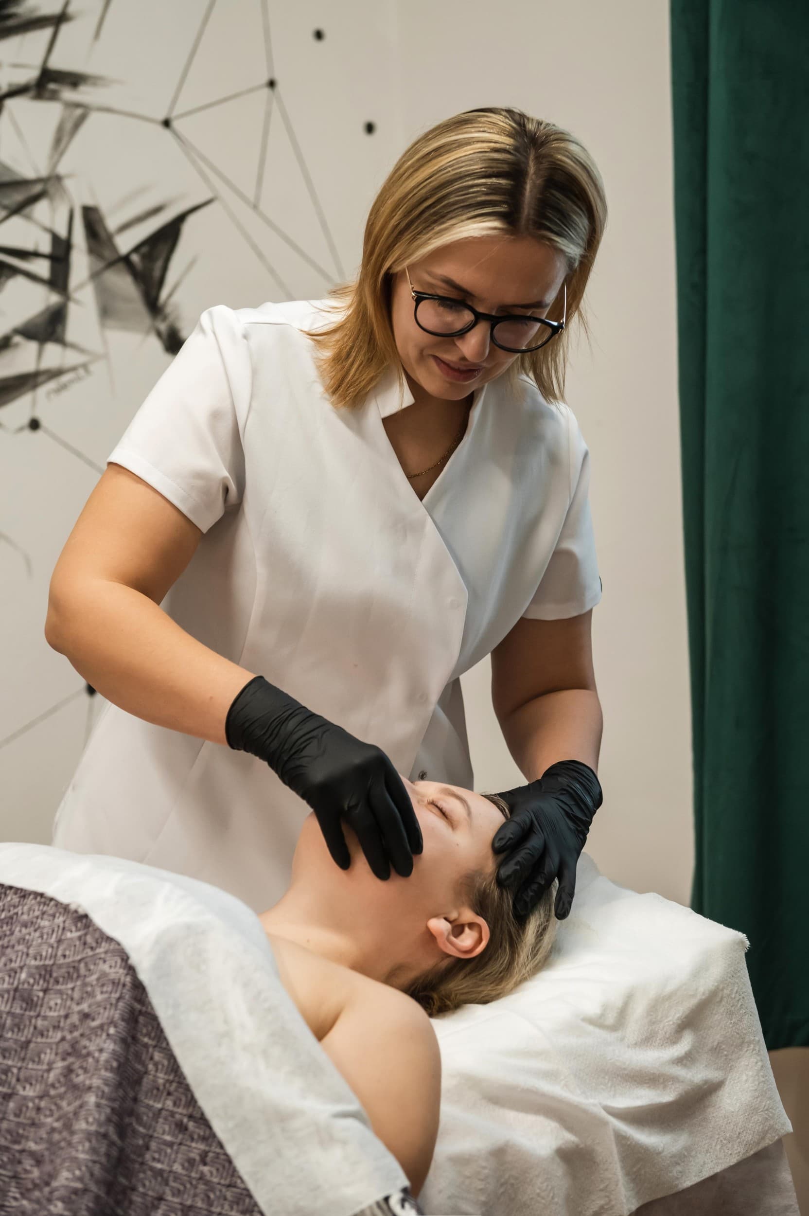 Intraoralinio masažo ir grožio terapijos procedūra Panevėžyje | Laisvalaikio Dovanos