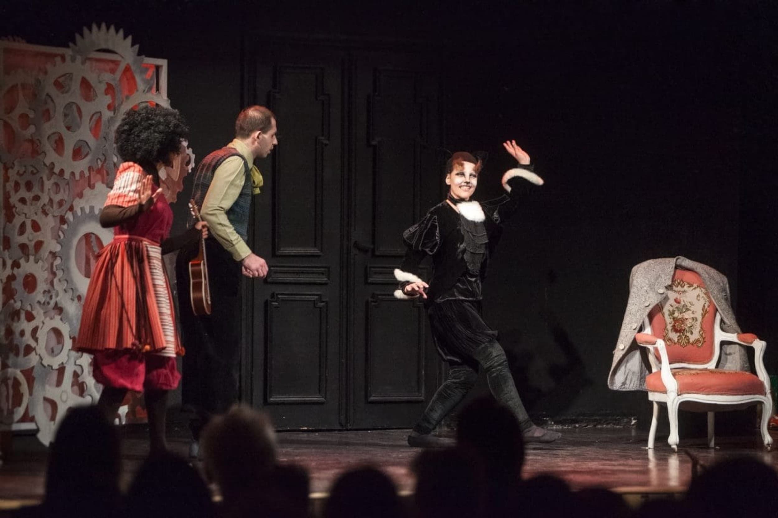 Pasirinktas spektaklis 3 asm. ŠEIMAI „Naujajame Teatre“