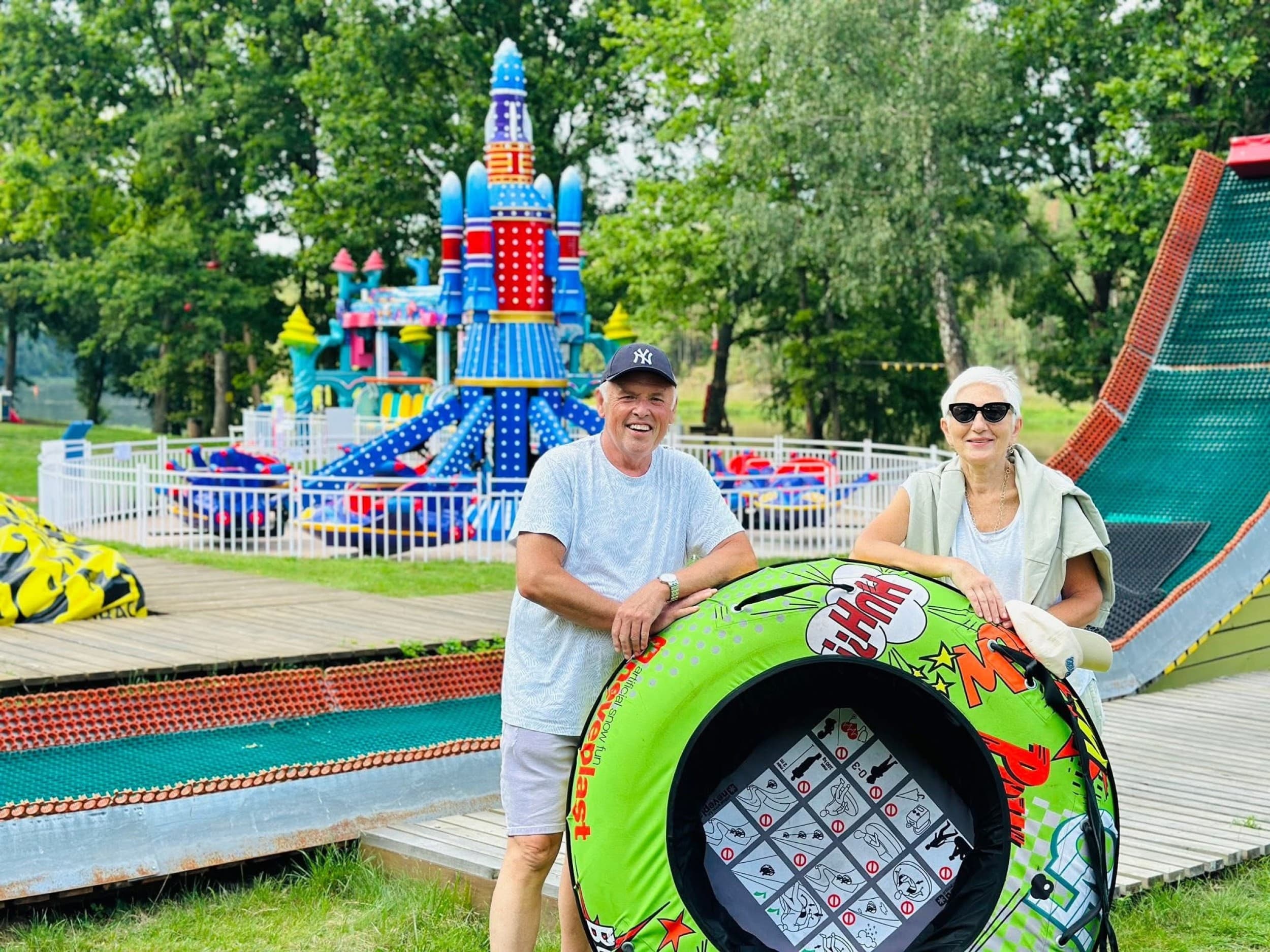 Pramogos, laipynės ir skrydis per Nemuną pramogų parke „Tarzanija“ DVIEM