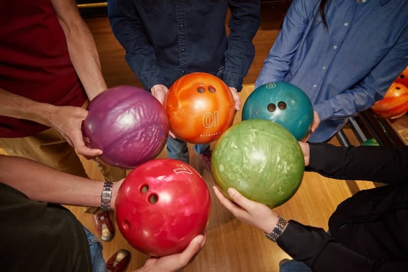 Boulingo žaidimas + „Arcade“ pramogų zona 6 asm.