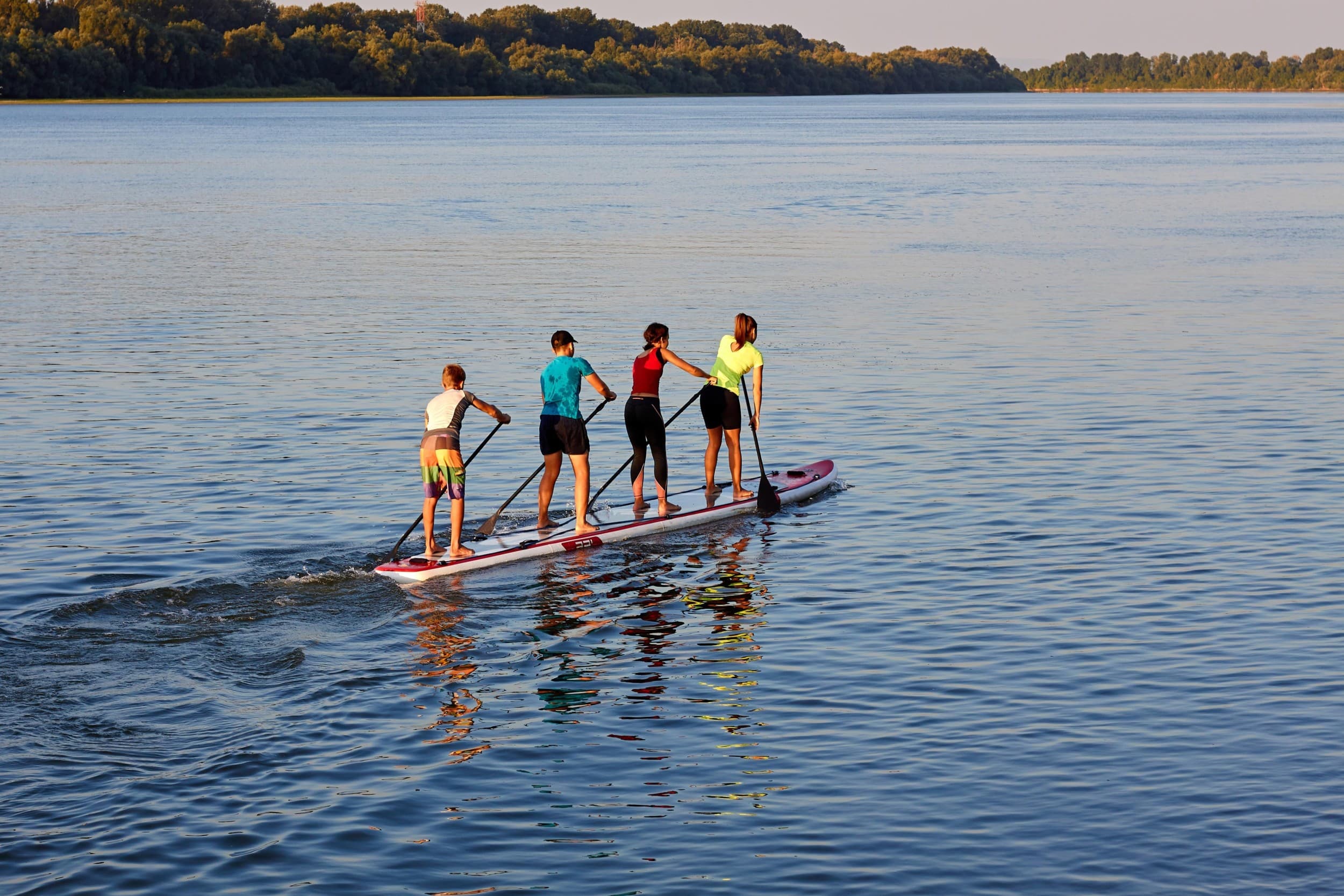 SUP turas šeimai ir draugams dviem didžiosiomis irklentėmis | Laisvalaikio Dovanos