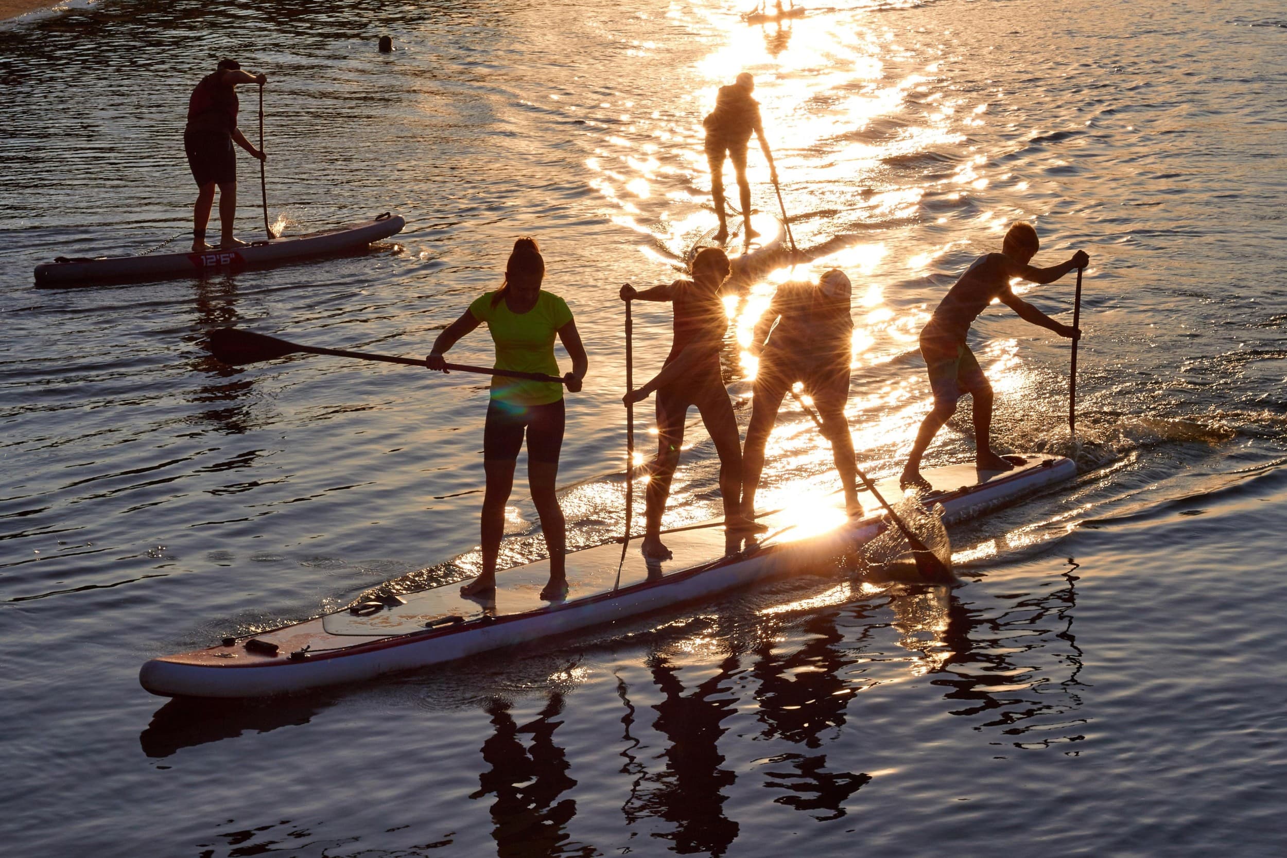 SUP turas šeimai ir draugams dviem didžiosiomis irklentėmis | Laisvalaikio Dovanos
