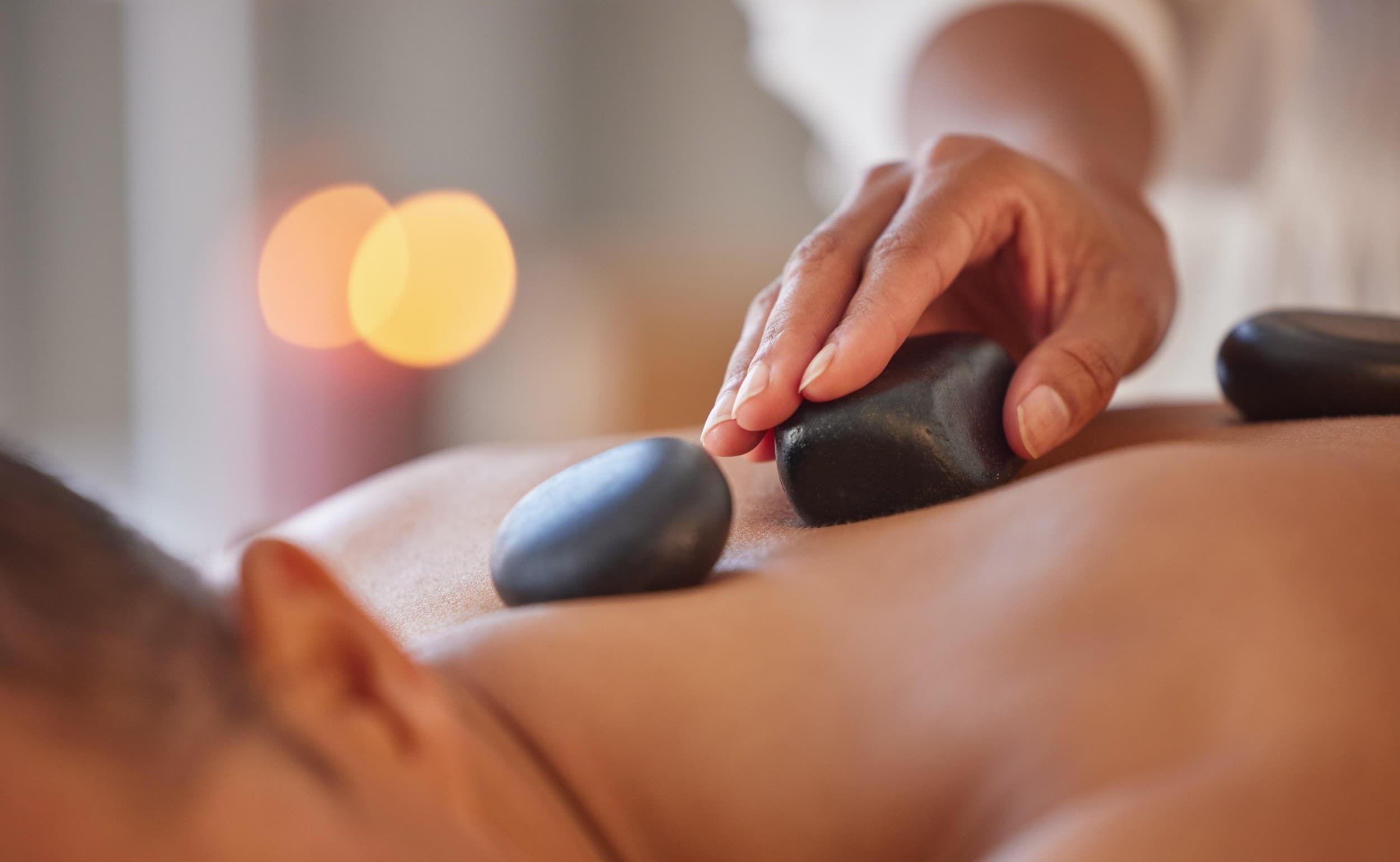 Karštų akmenų masažas „Mystic SPA Hub“